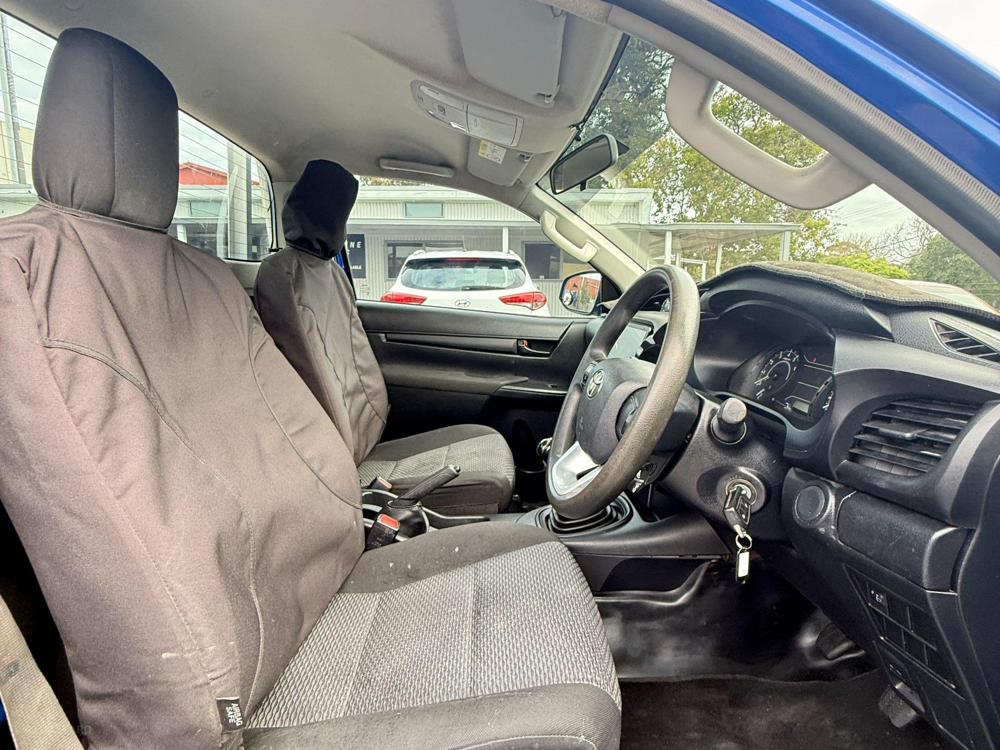 TOYOTA HILUX