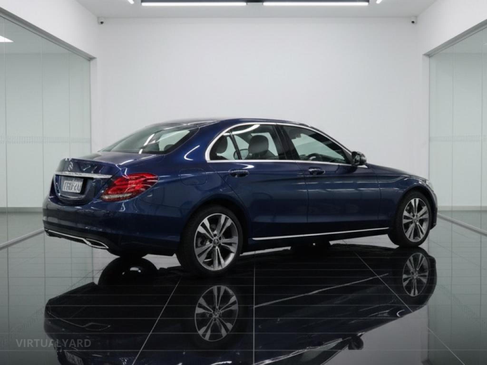 MERCEDES-BENZ C200