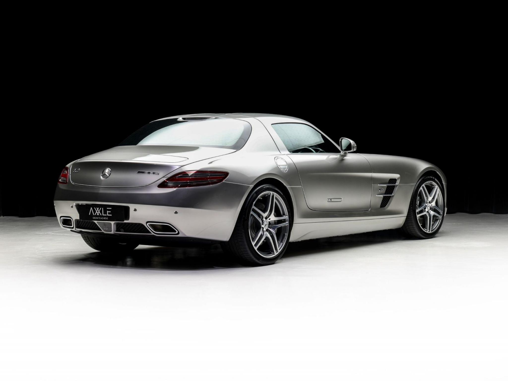 MERCEDES-BENZ SLS