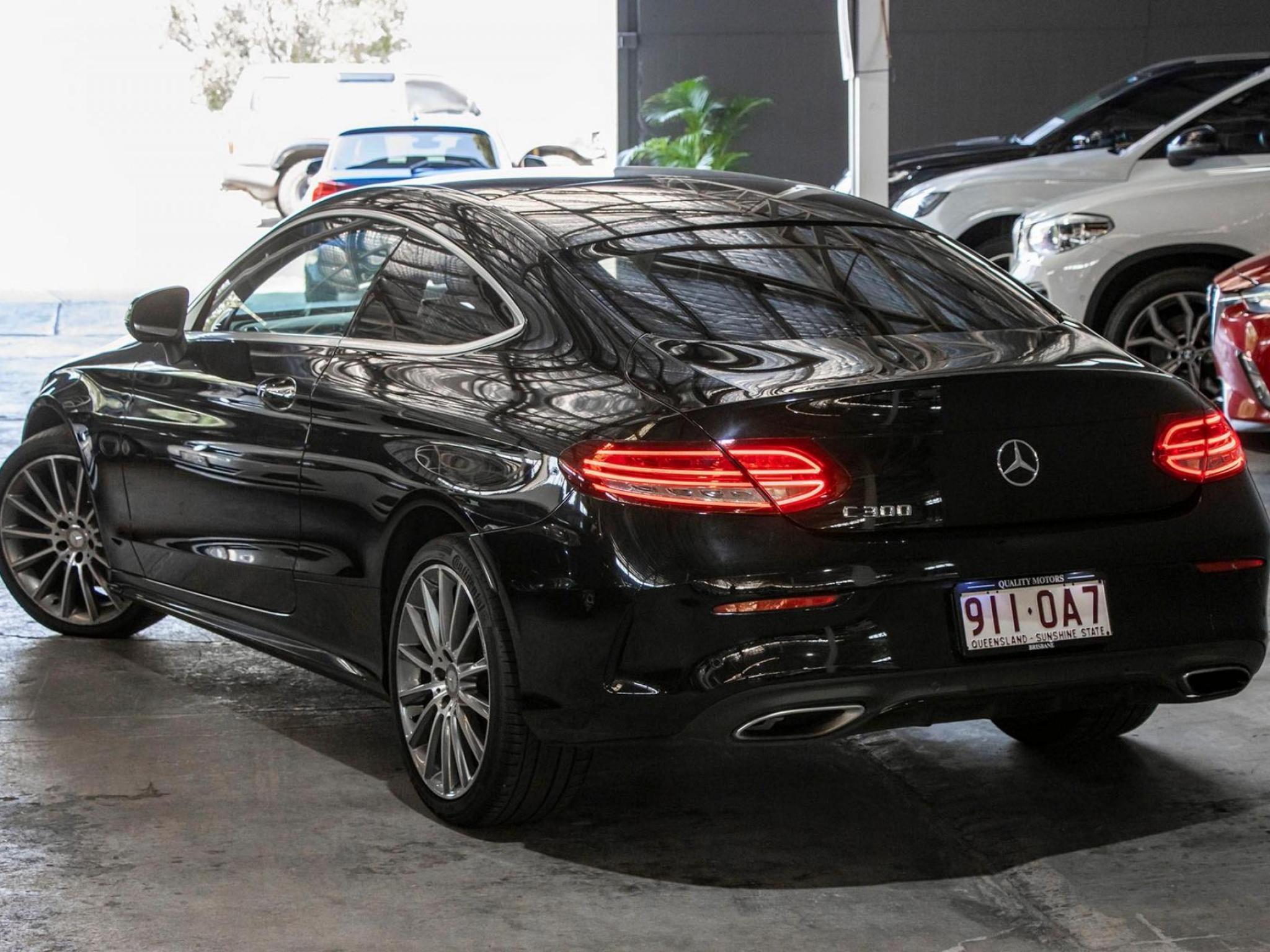 MERCEDES-BENZ C300