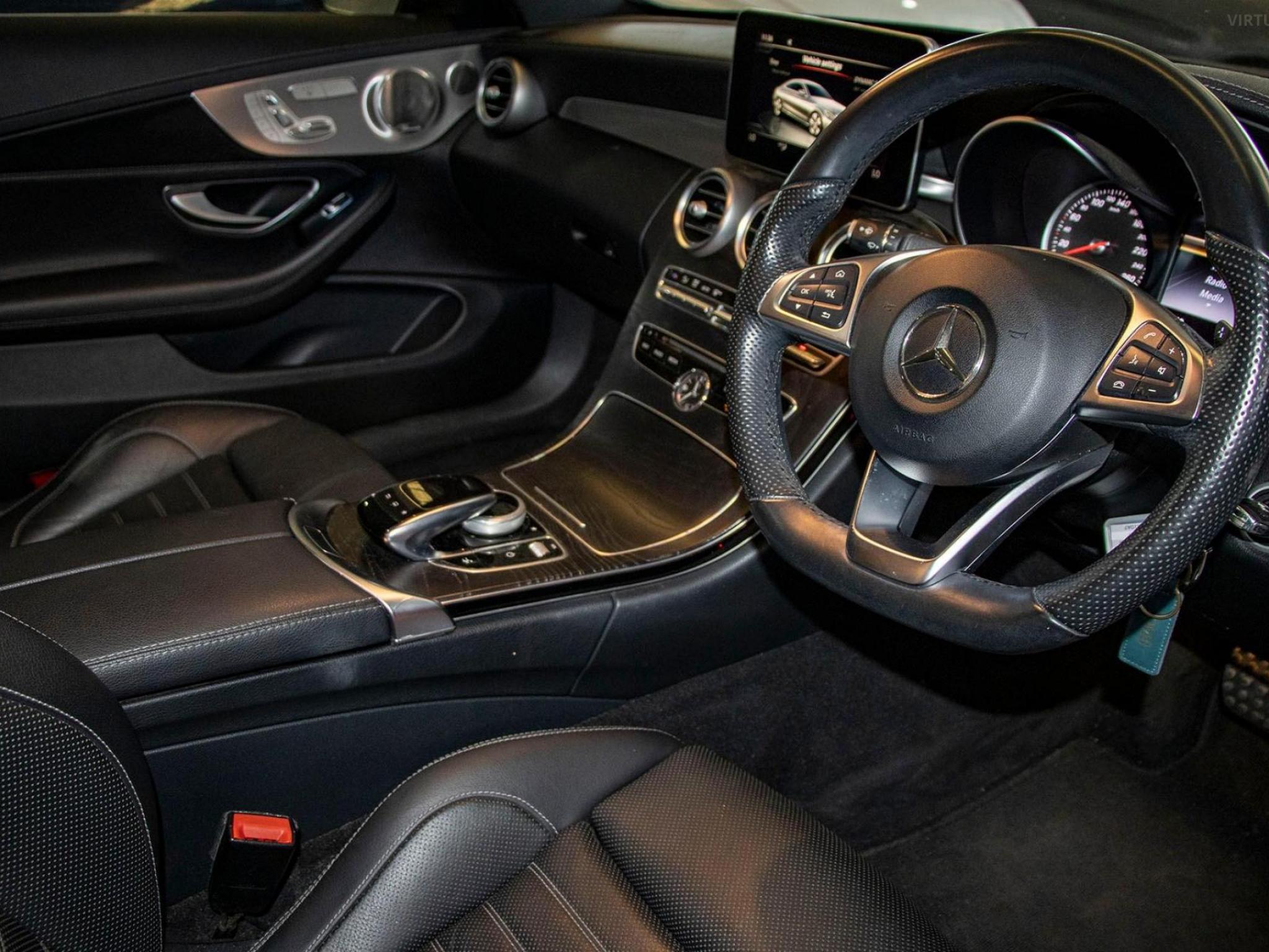 MERCEDES-BENZ C300