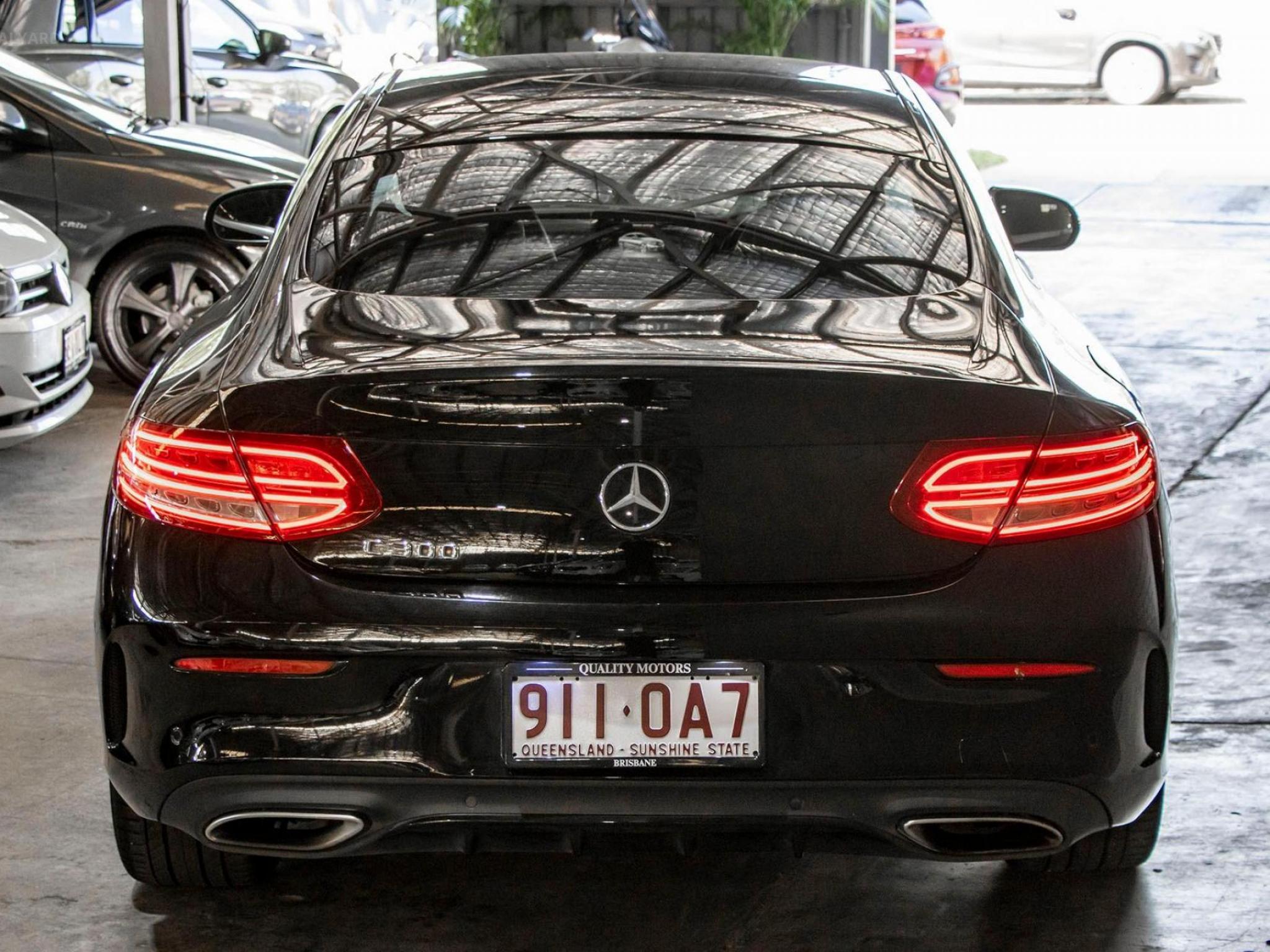 MERCEDES-BENZ C300