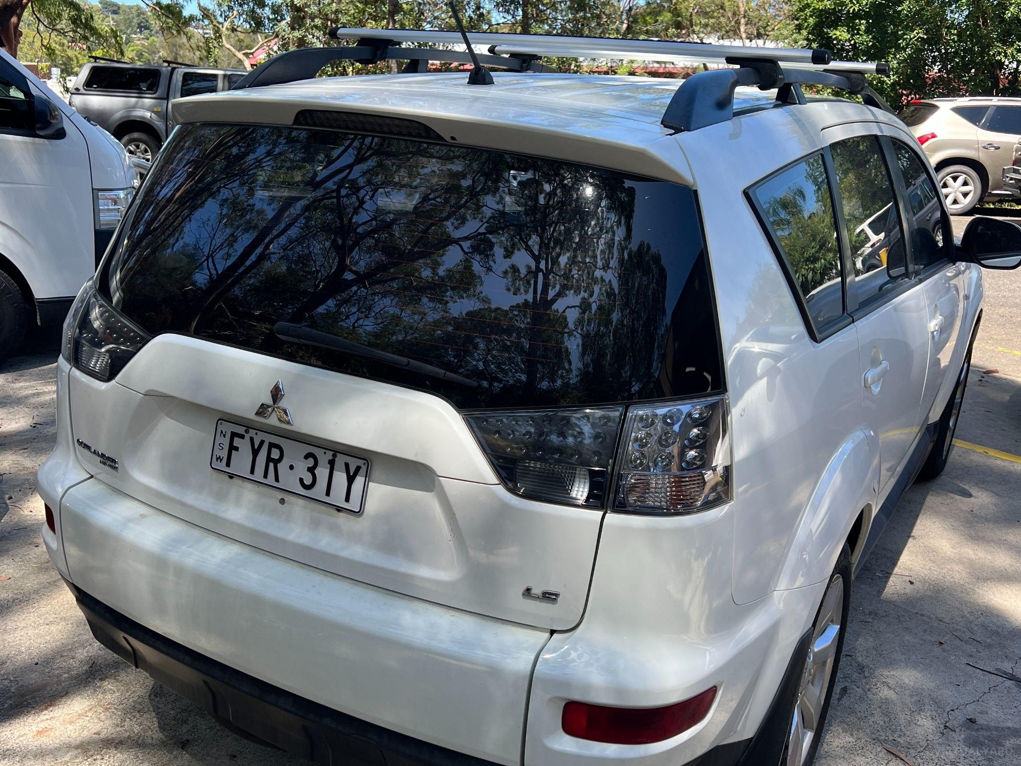 MITSUBISHI OUTLANDER