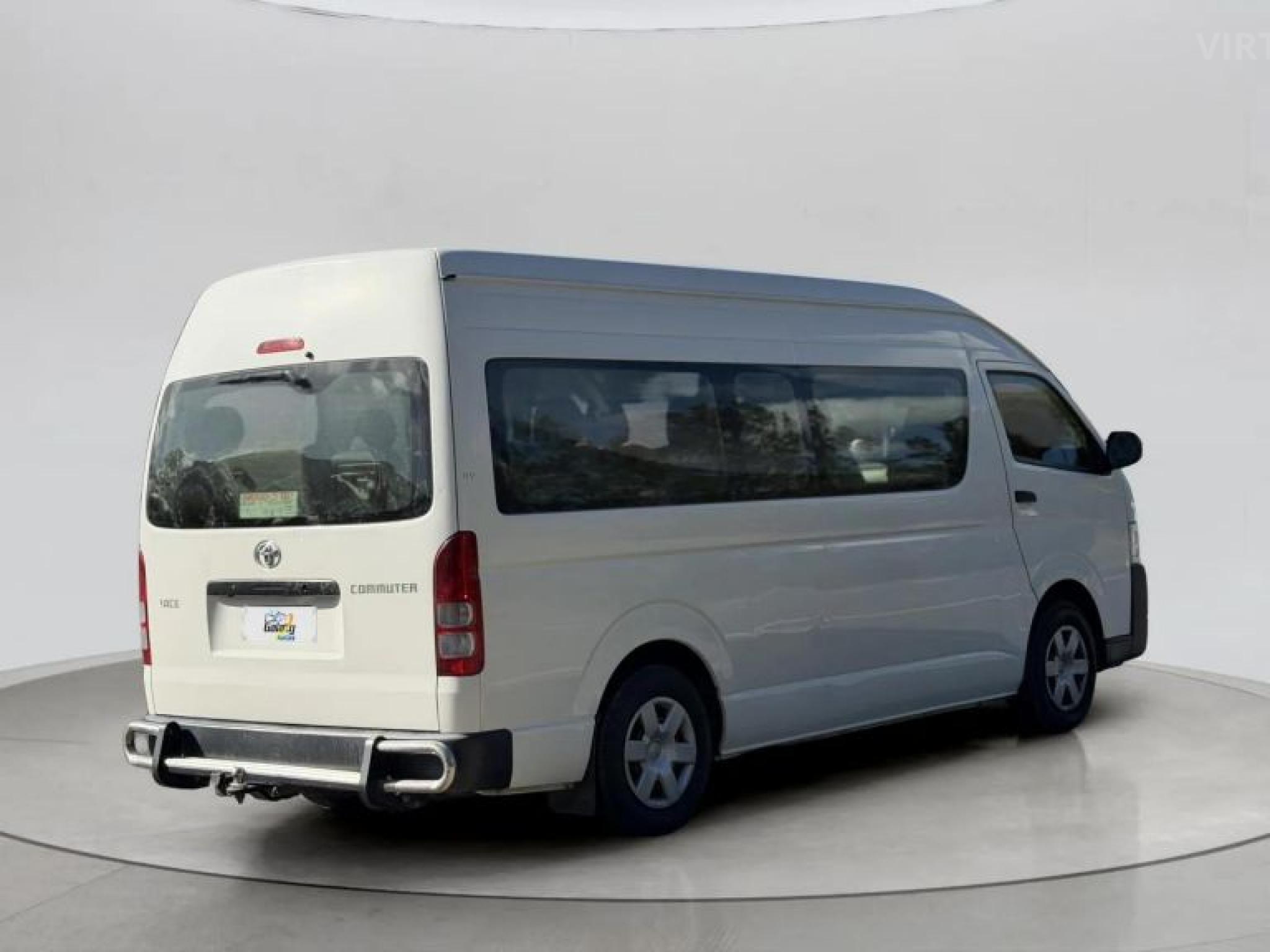 TOYOTA HIACE