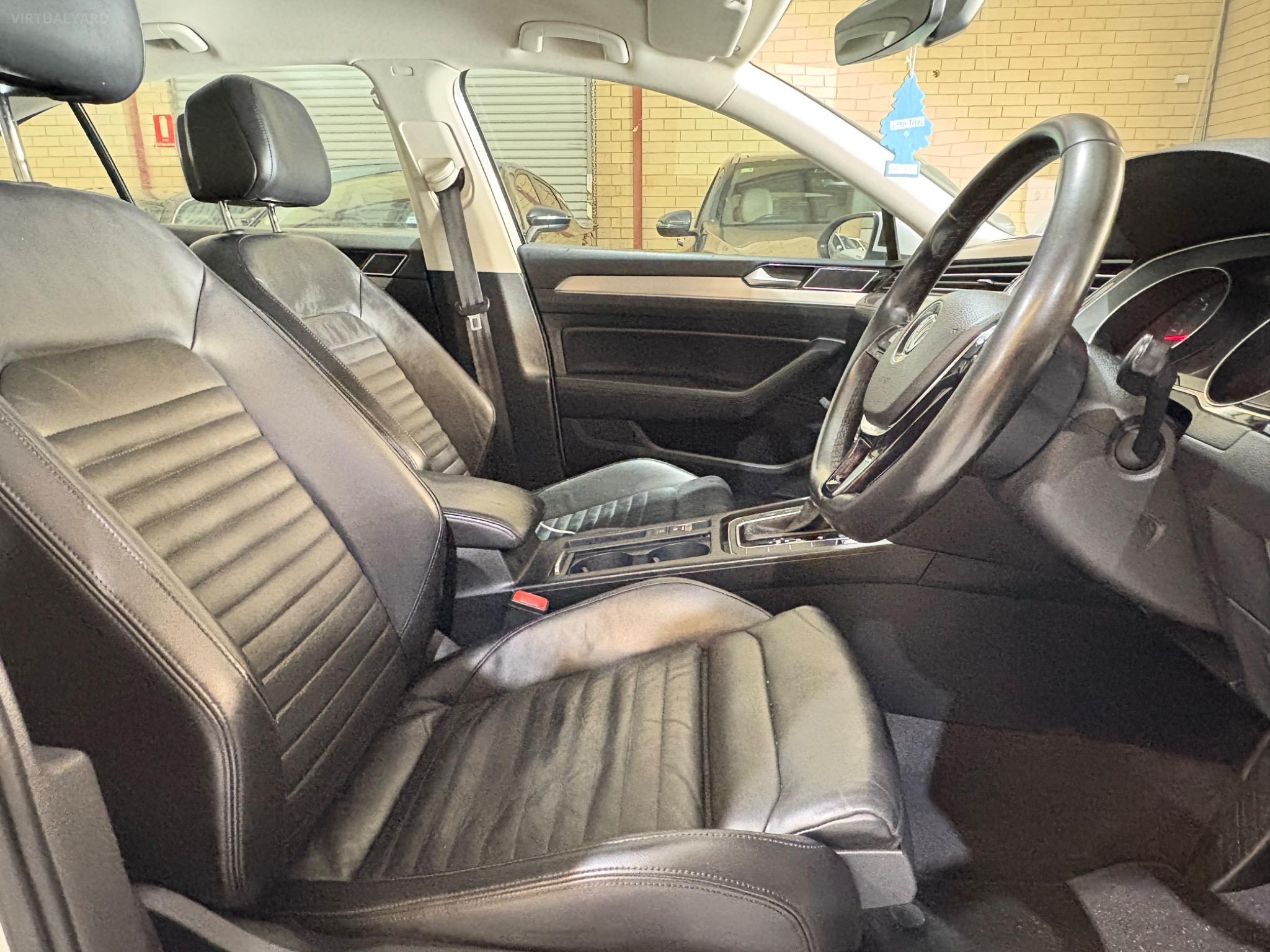 VOLKSWAGEN PASSAT