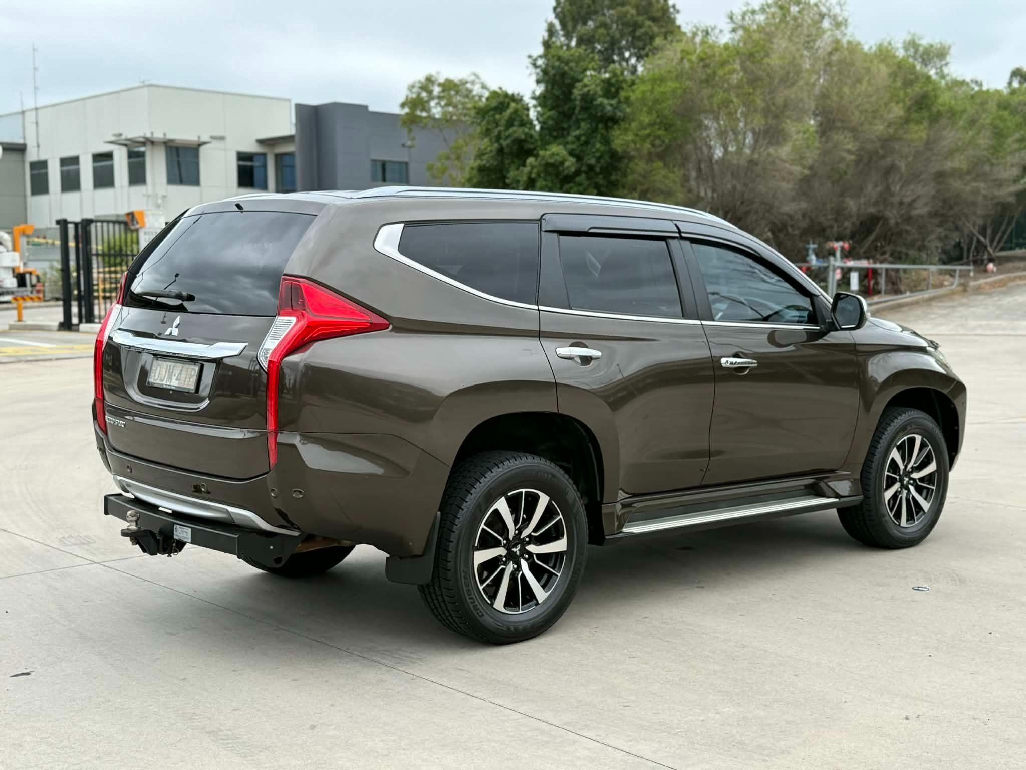 MITSUBISHI PAJERO SPORT