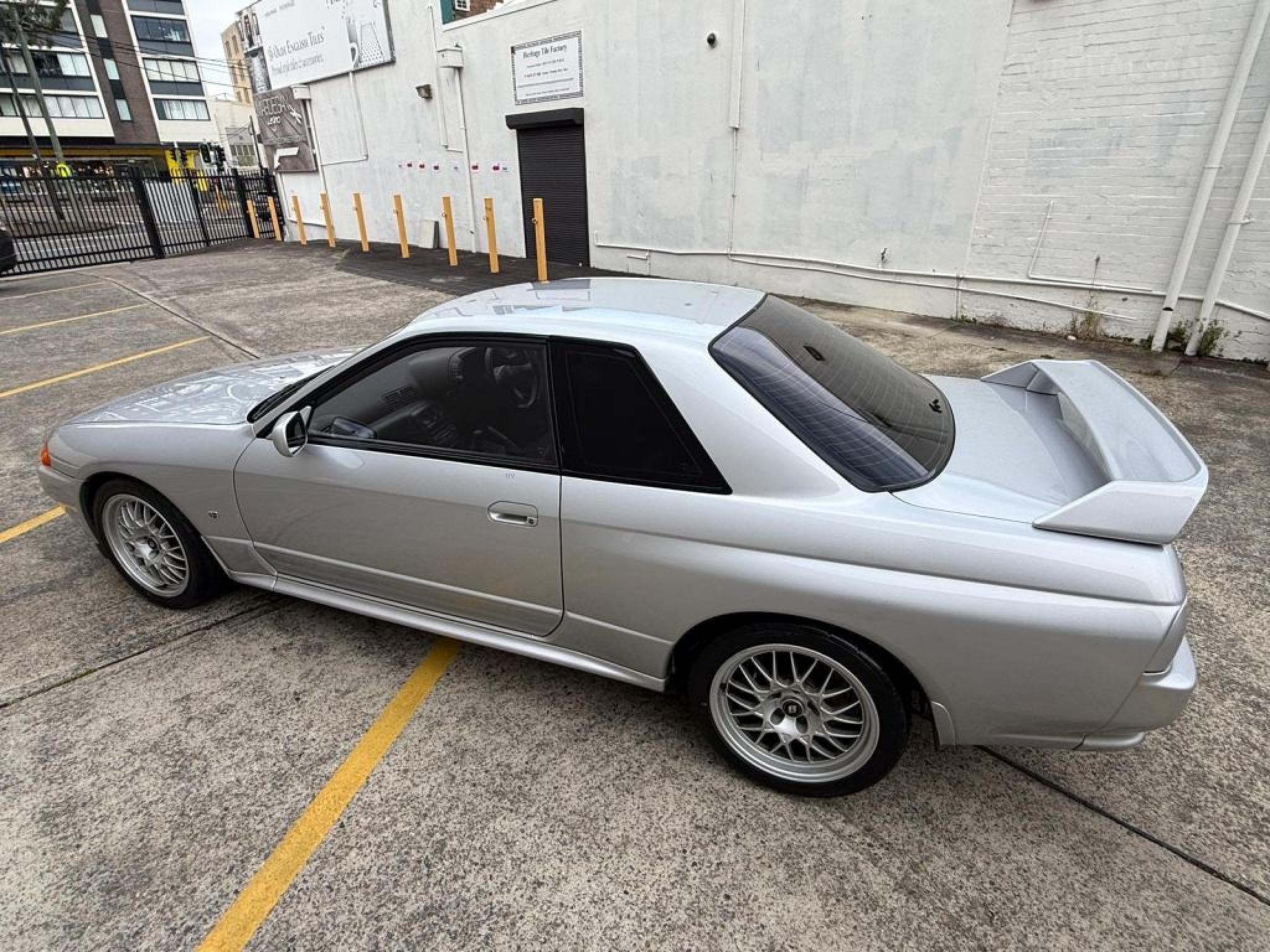 NISSAN SKYLINE