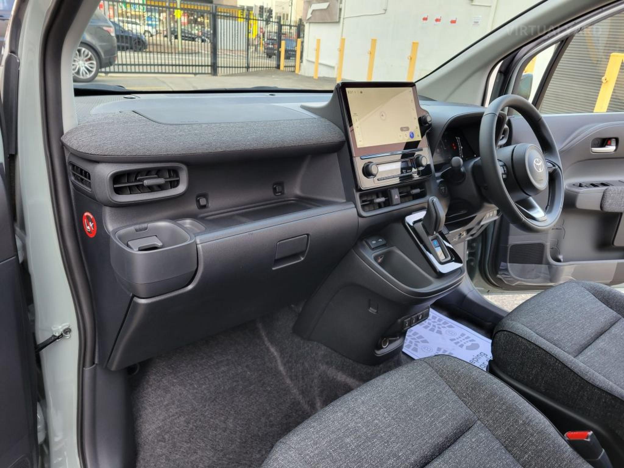 TOYOTA SIENTA AWD