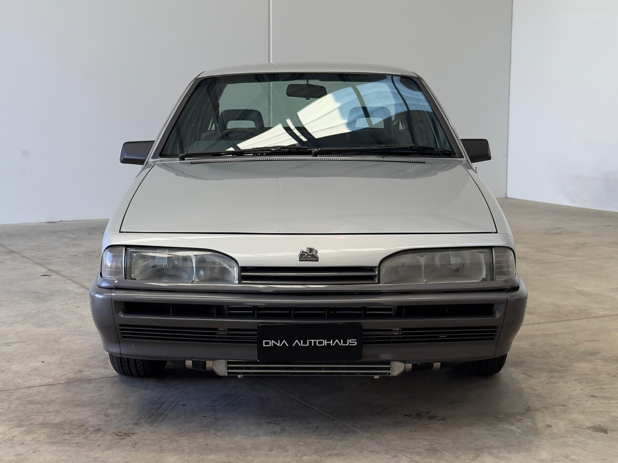 HOLDEN COMMODORE