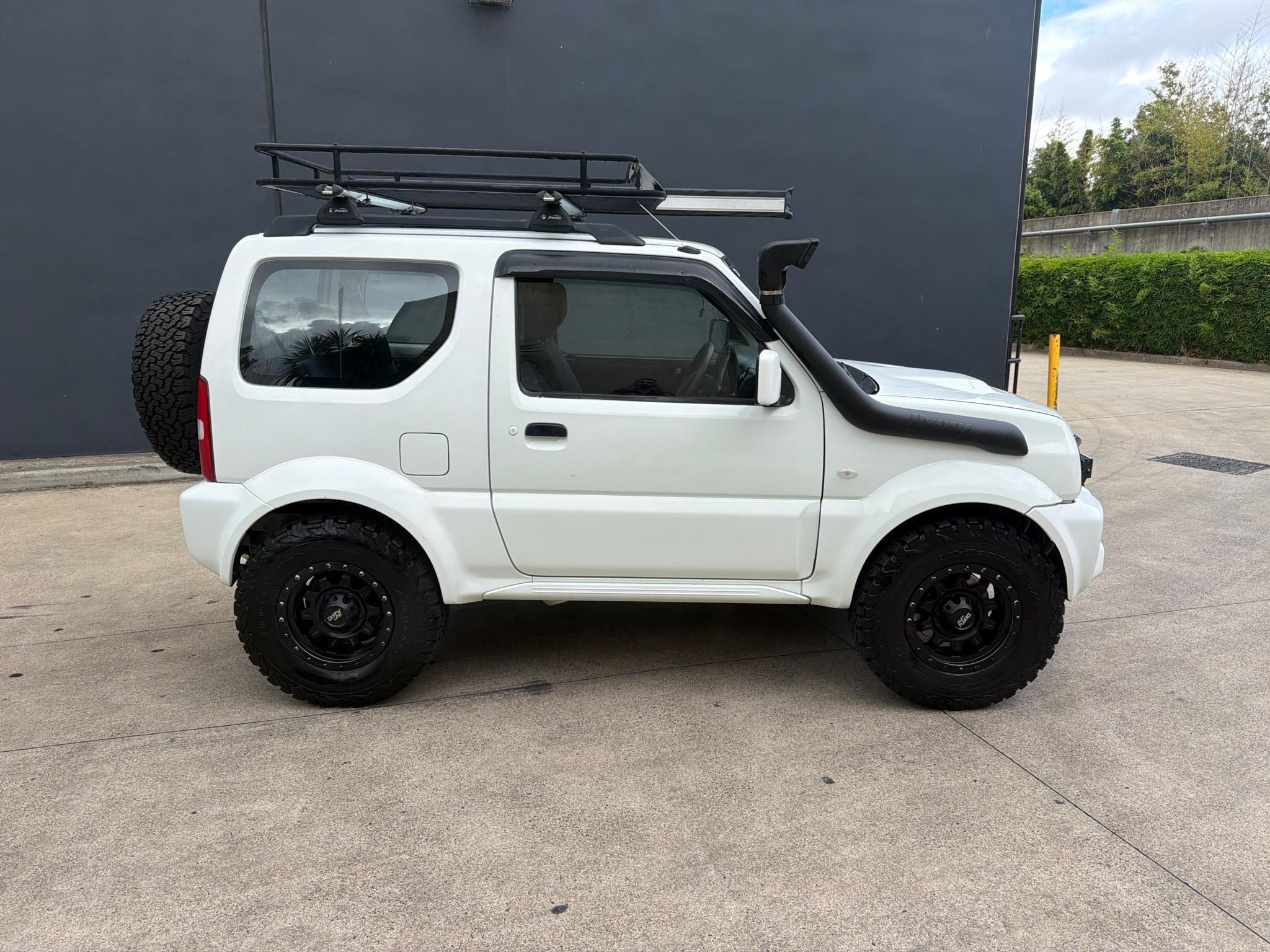 SUZUKI JIMNY SN413 T6 SIERRA HARDTOP 3DR MAN 5SP 4X4 1.3I image 2