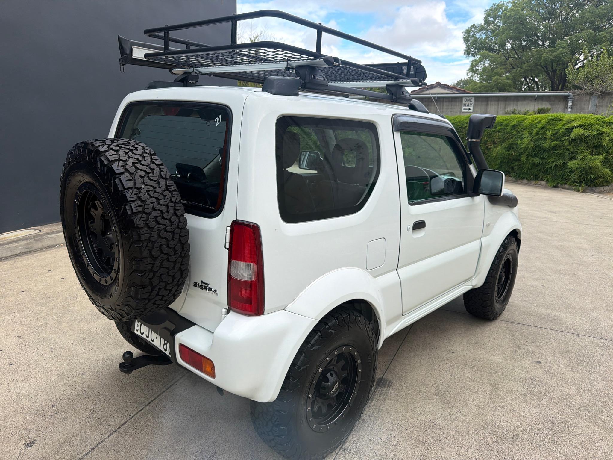 SUZUKI JIMNY SN413 T6 SIERRA HARDTOP 3DR MAN 5SP 4X4 1.3I image 12