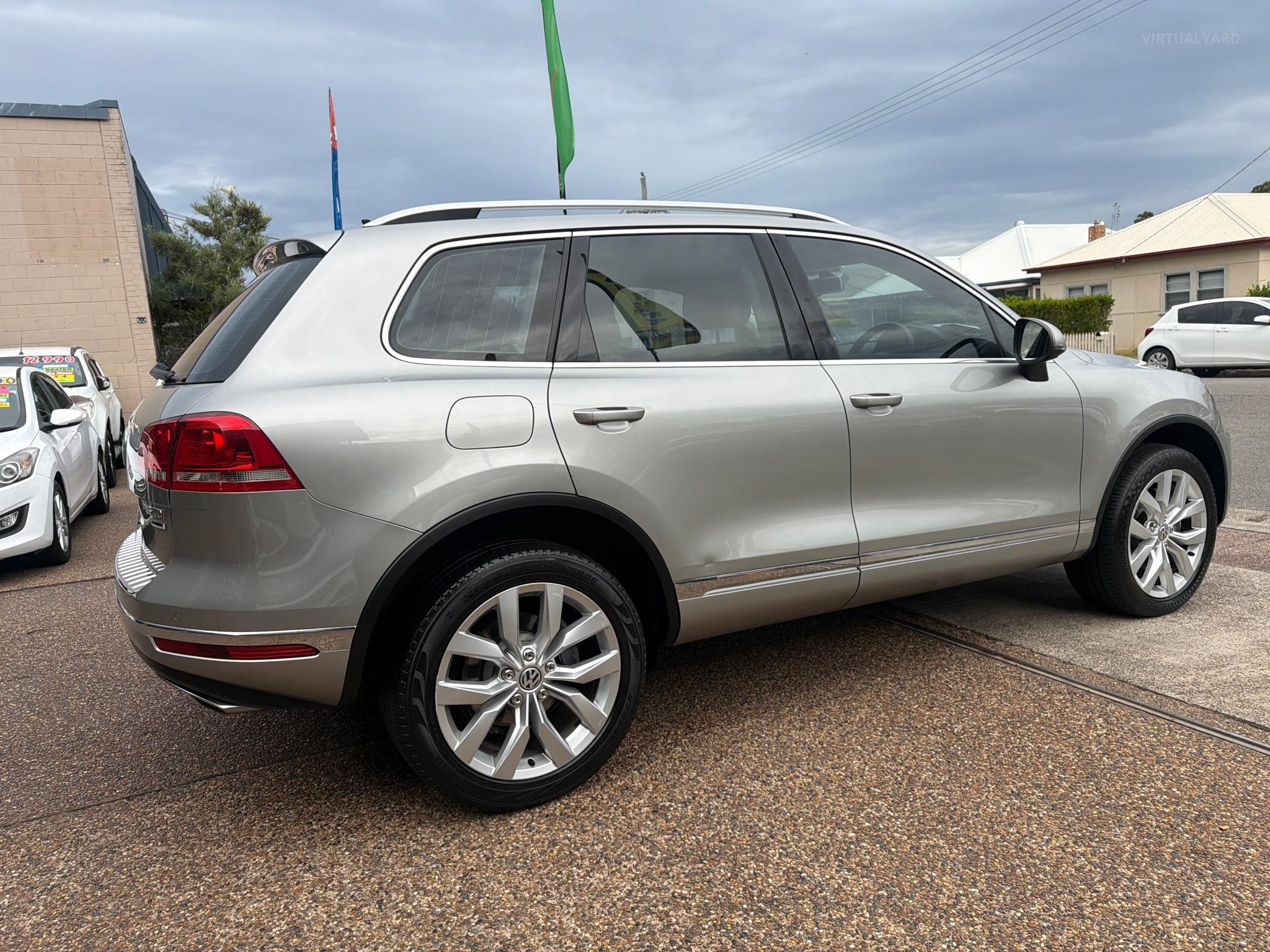 VOLKSWAGEN TOUAREG