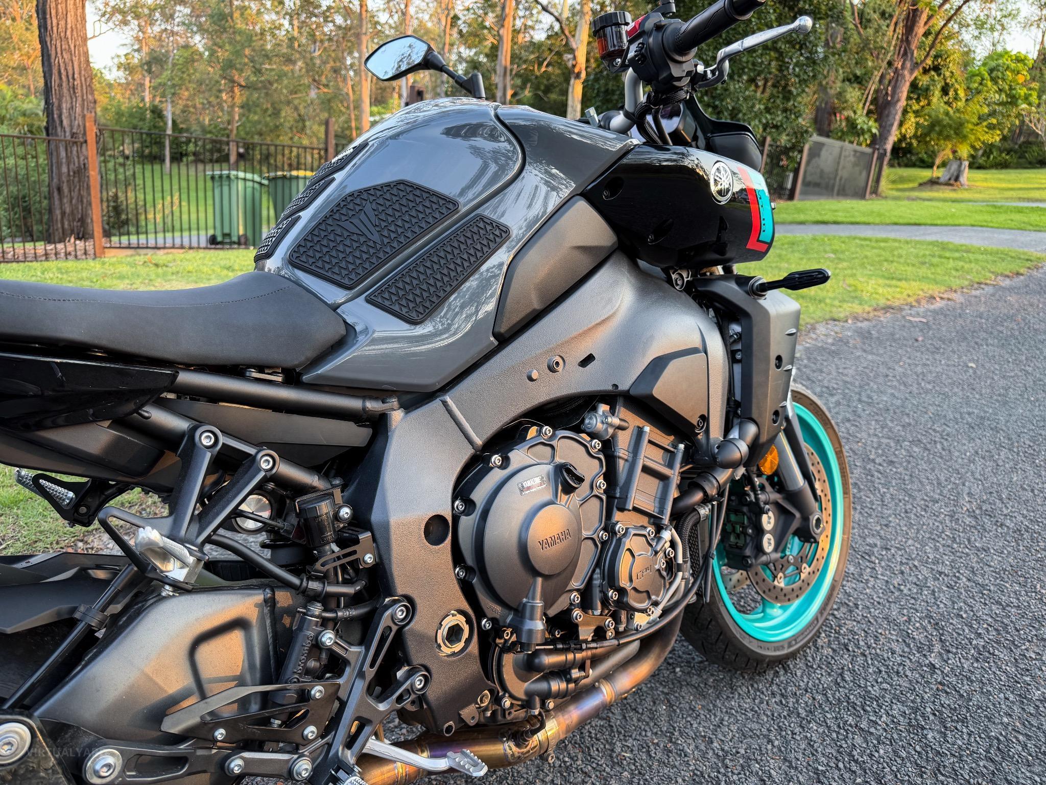 YAMAHA MT-10