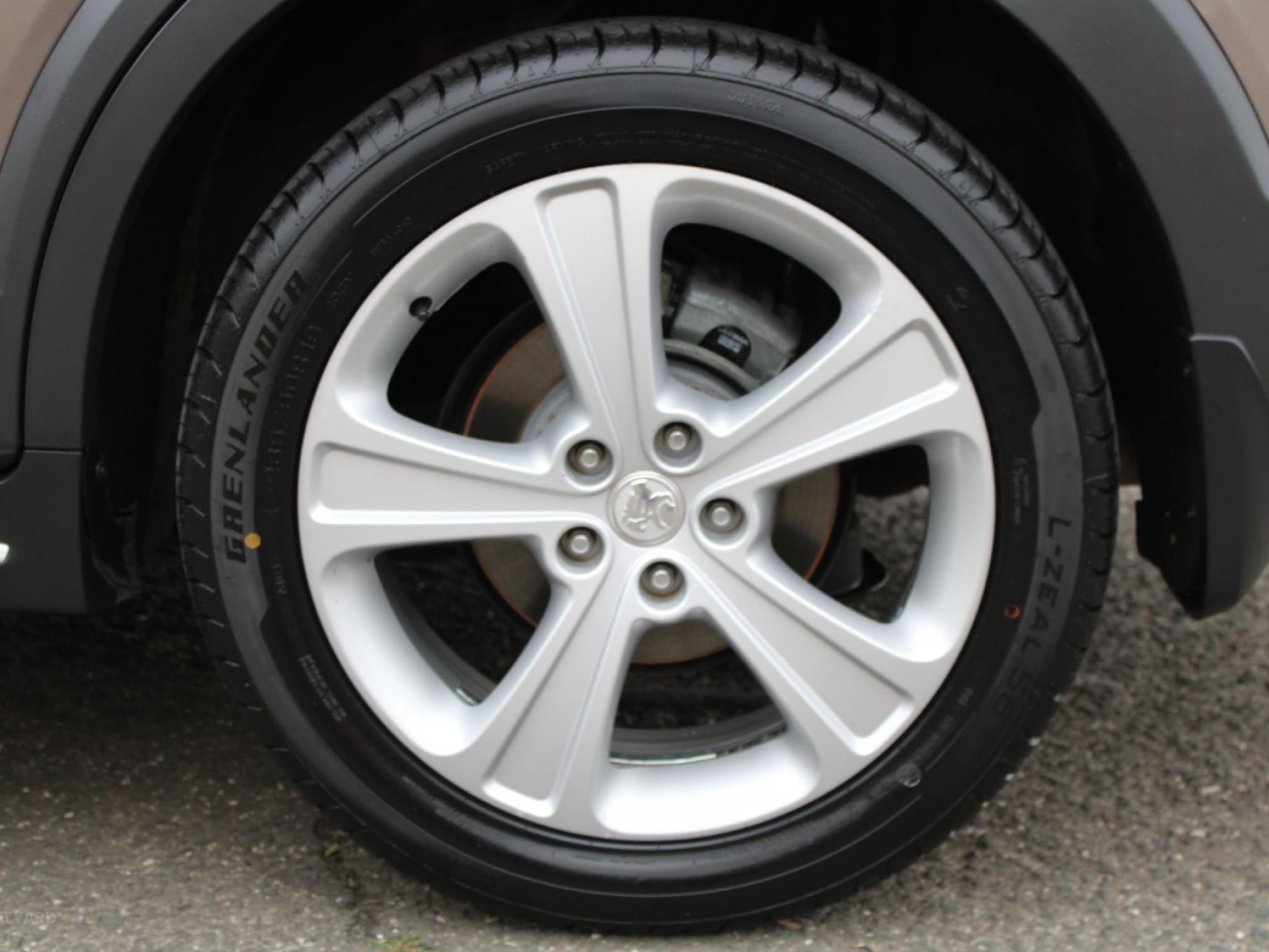 HOLDEN CAPTIVA