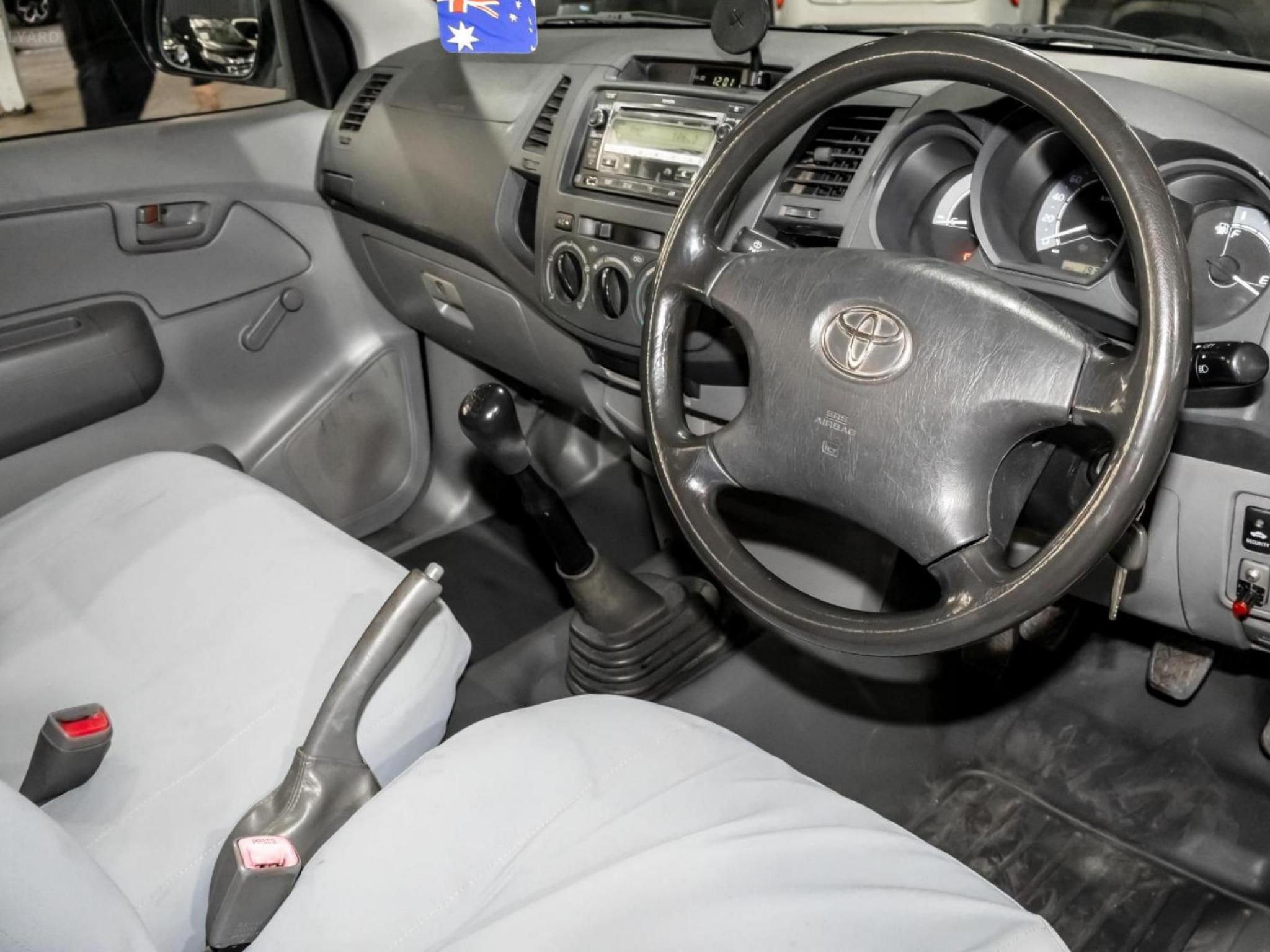 TOYOTA HILUX