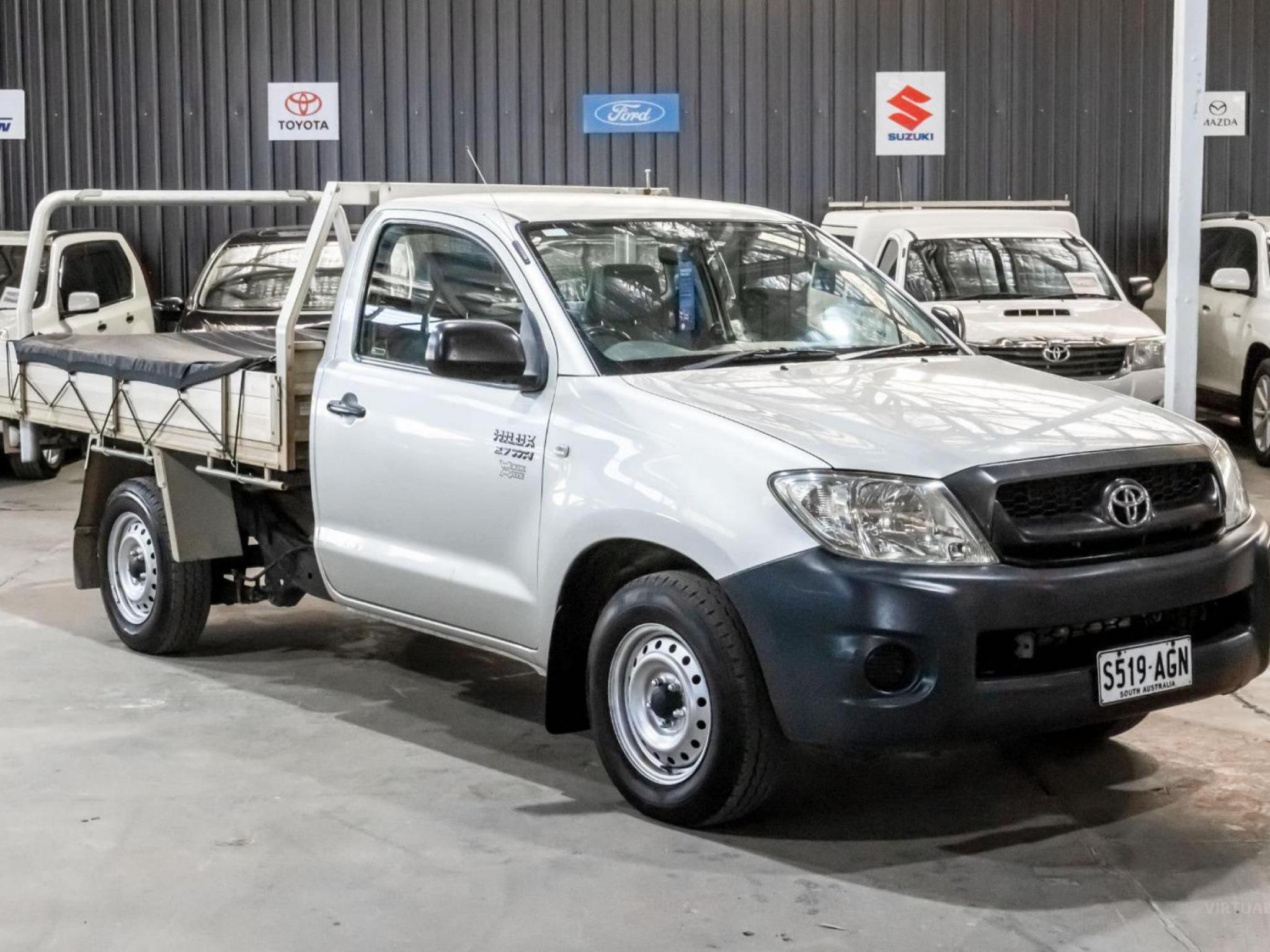 TOYOTA HILUX