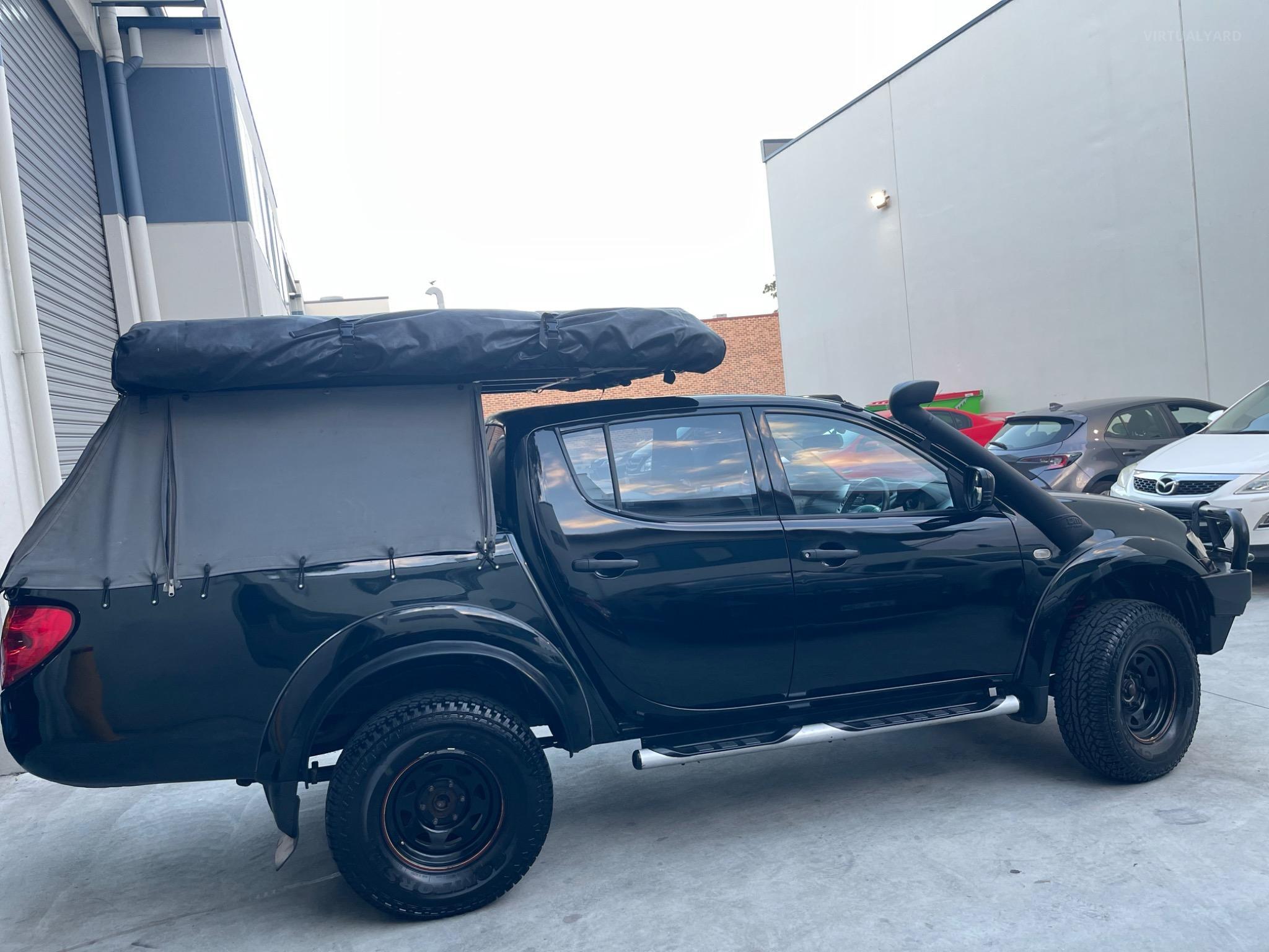 MITSUBISHI TRITON