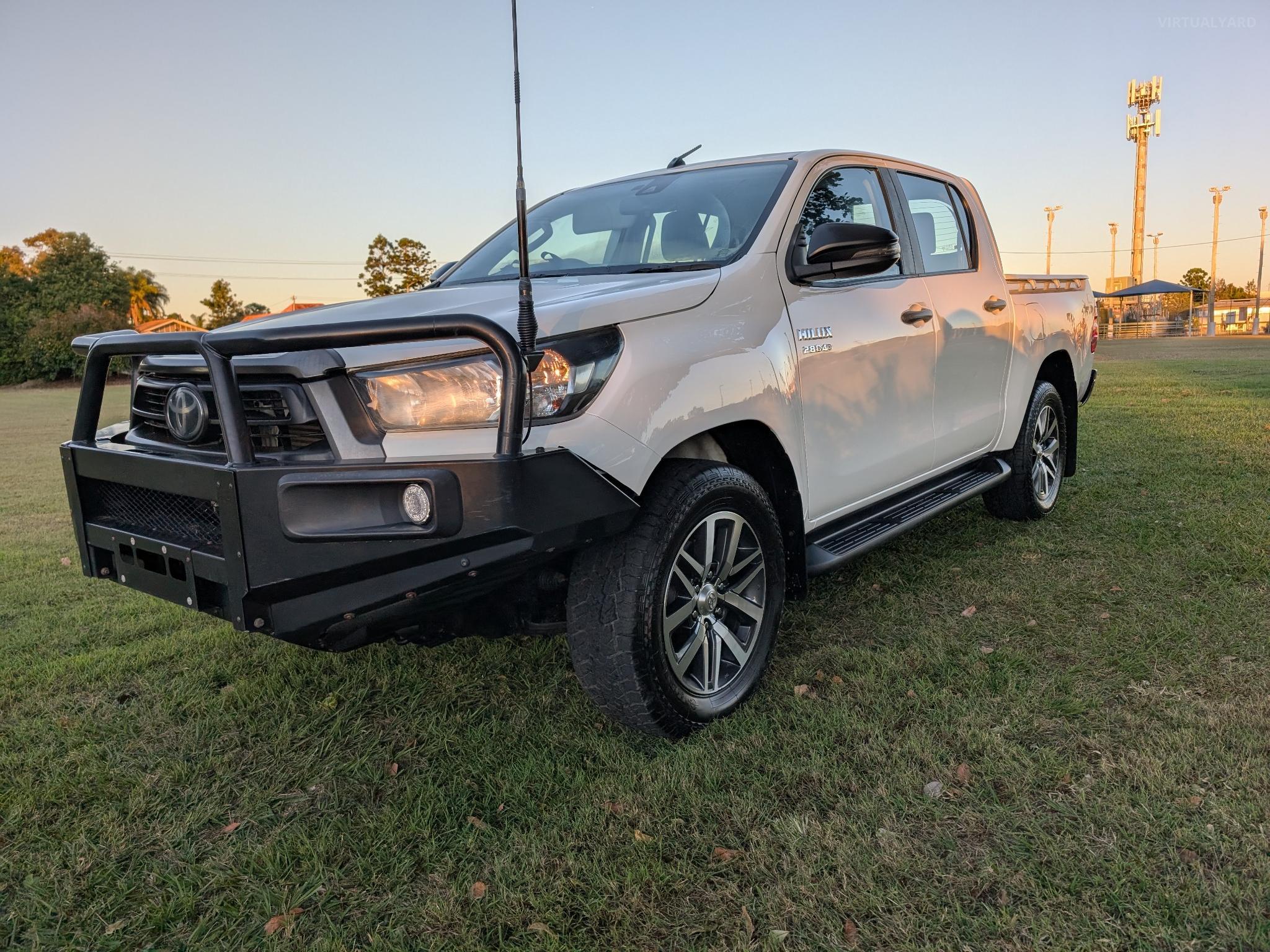 TOYOTA HILUX