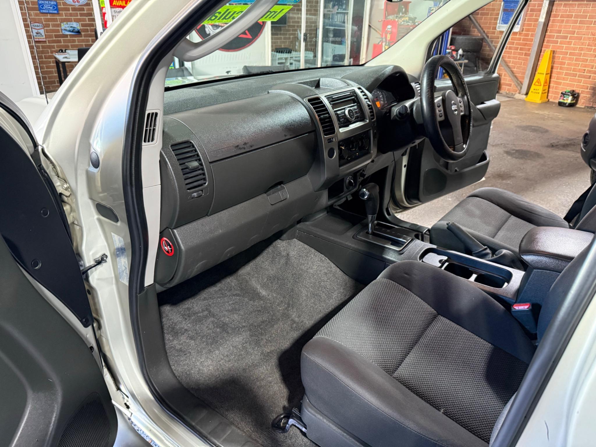 NISSAN NAVARA
