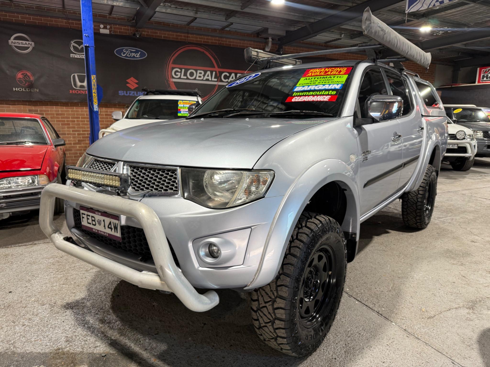 MITSUBISHI TRITON