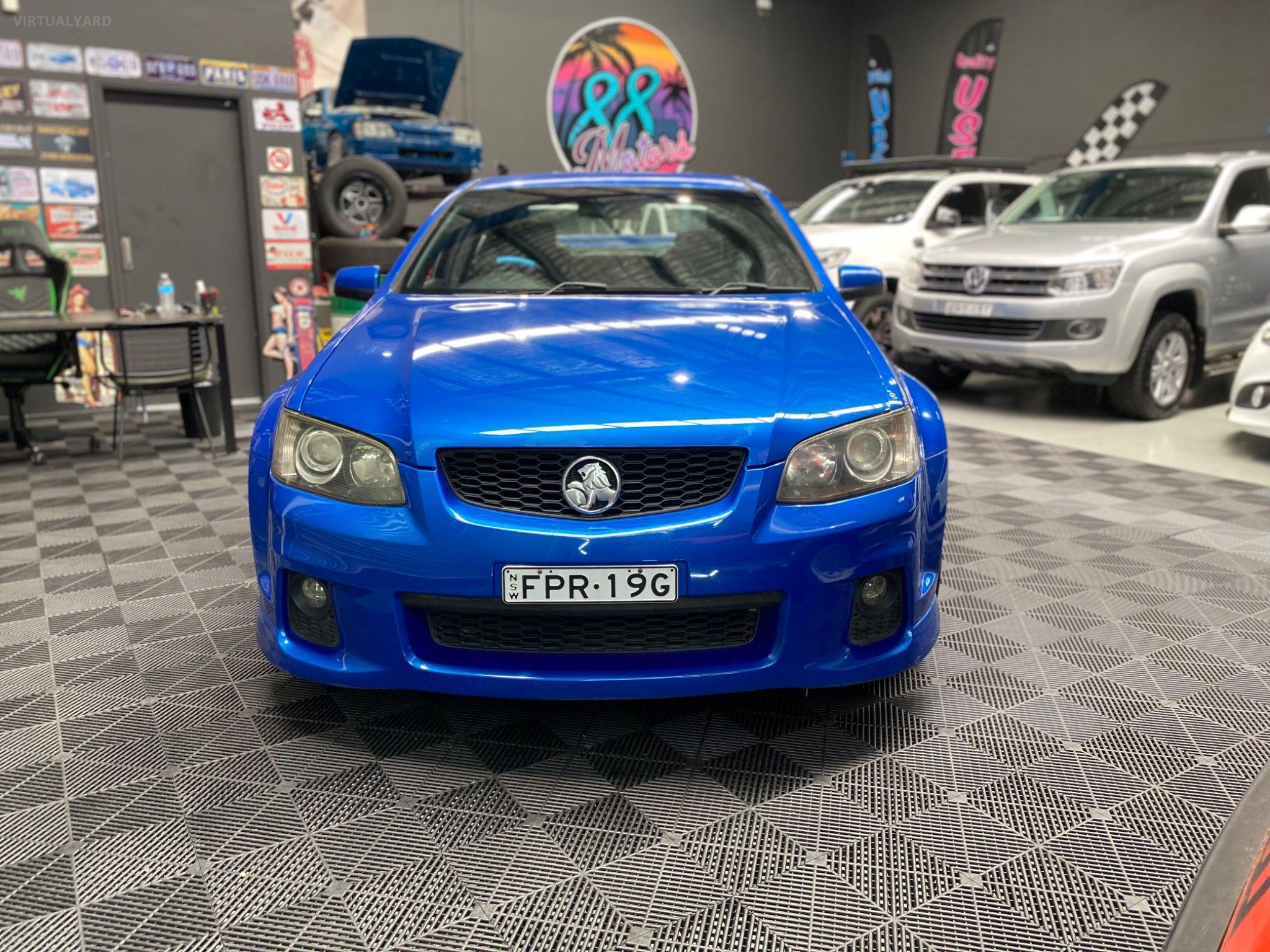 HOLDEN COMMODORE