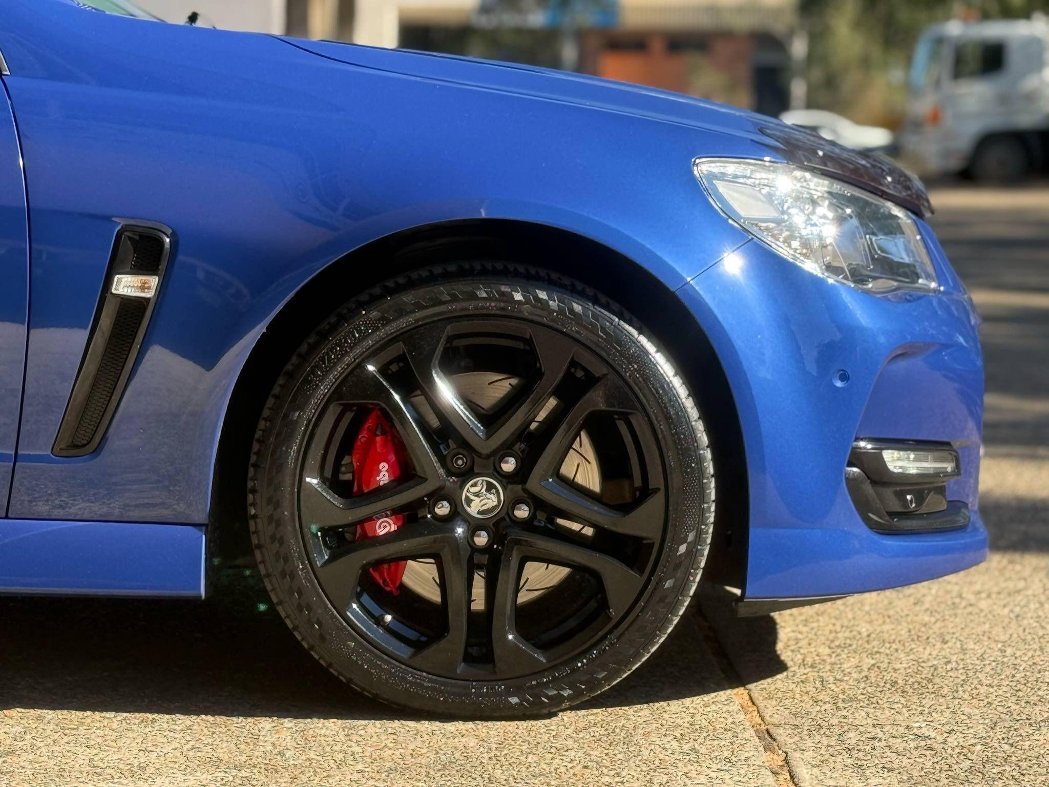 HOLDEN COMMODORE