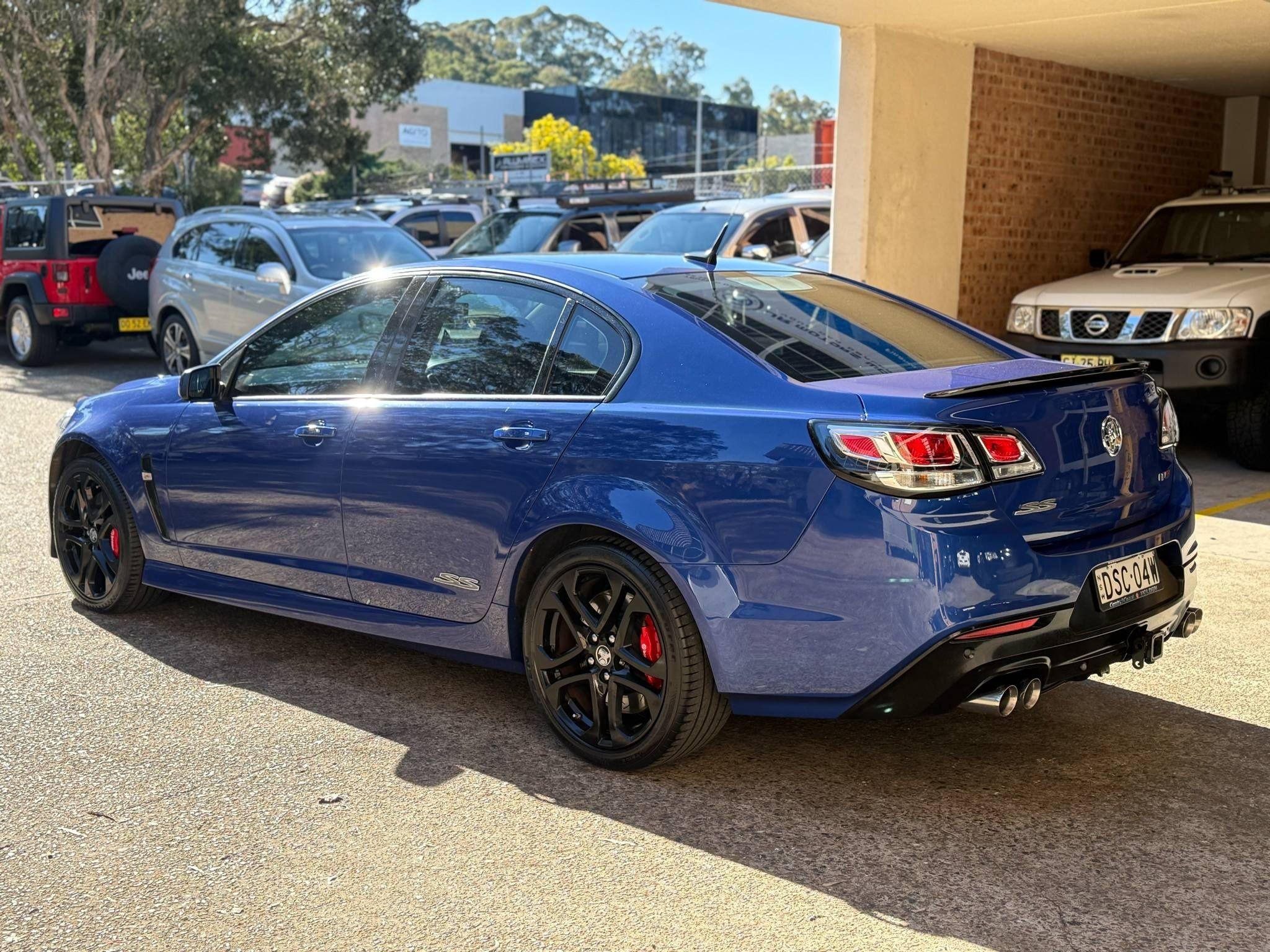 HOLDEN COMMODORE