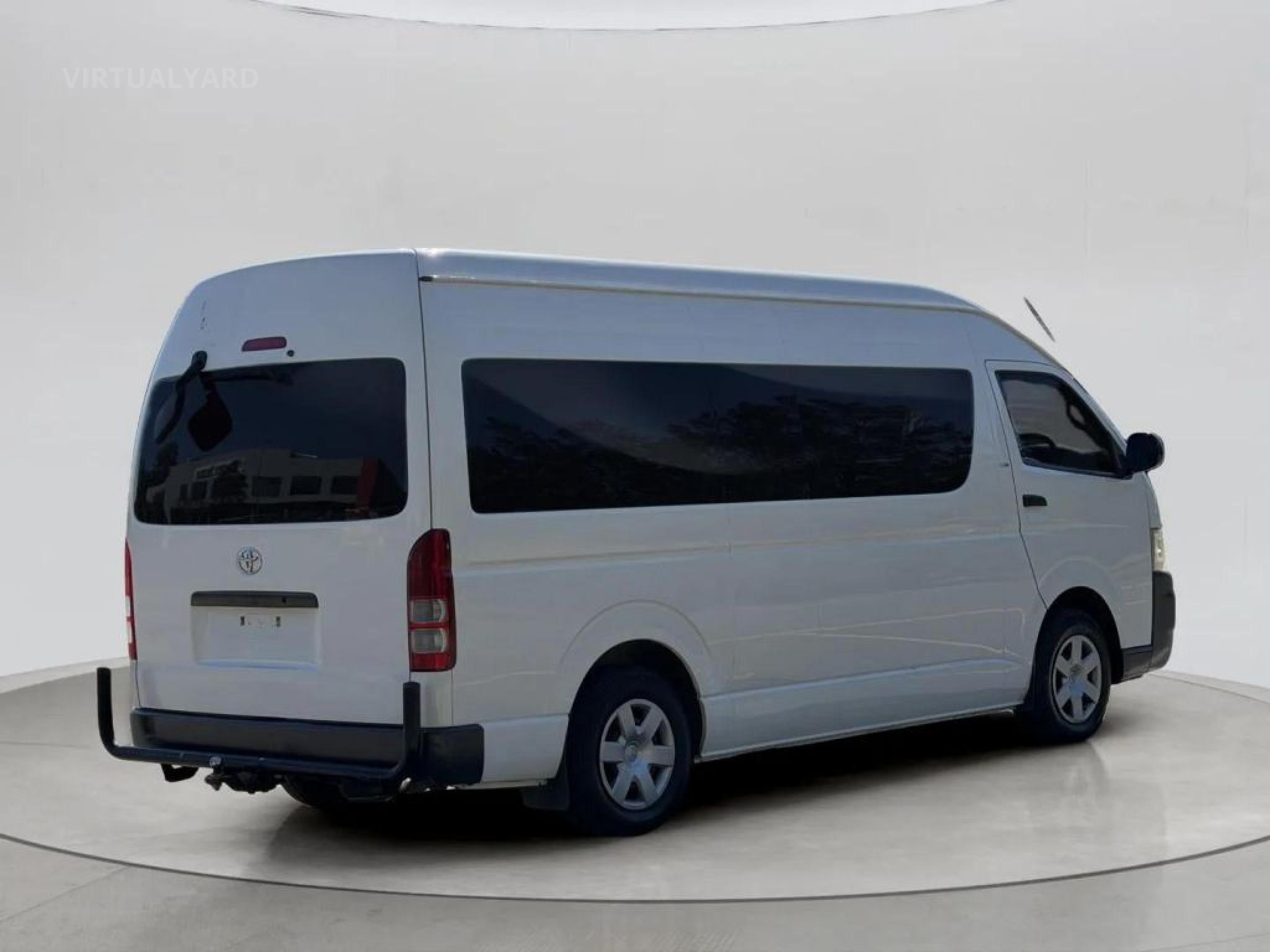 TOYOTA HIACE