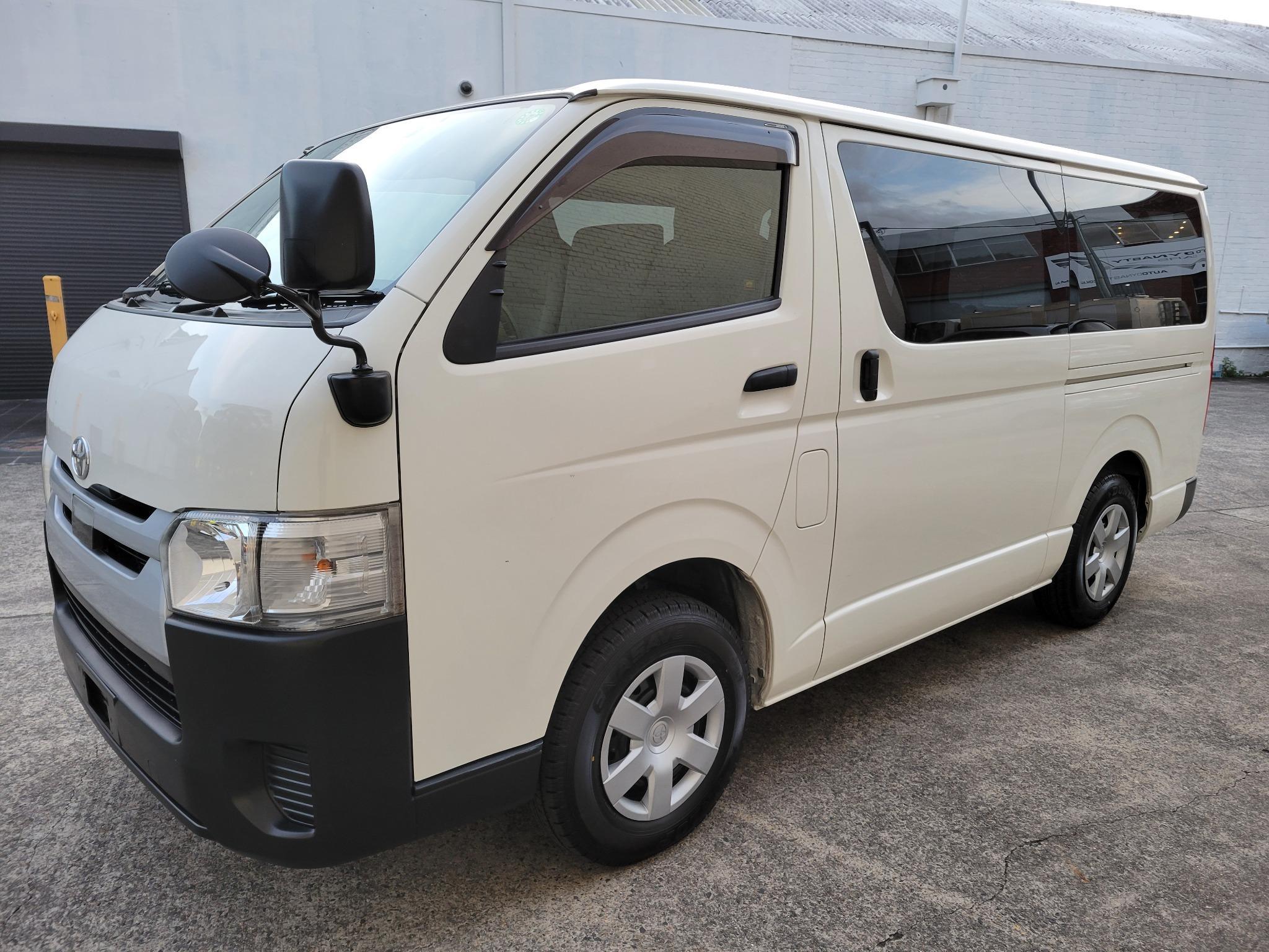 TOYOTA HIACE 4X4