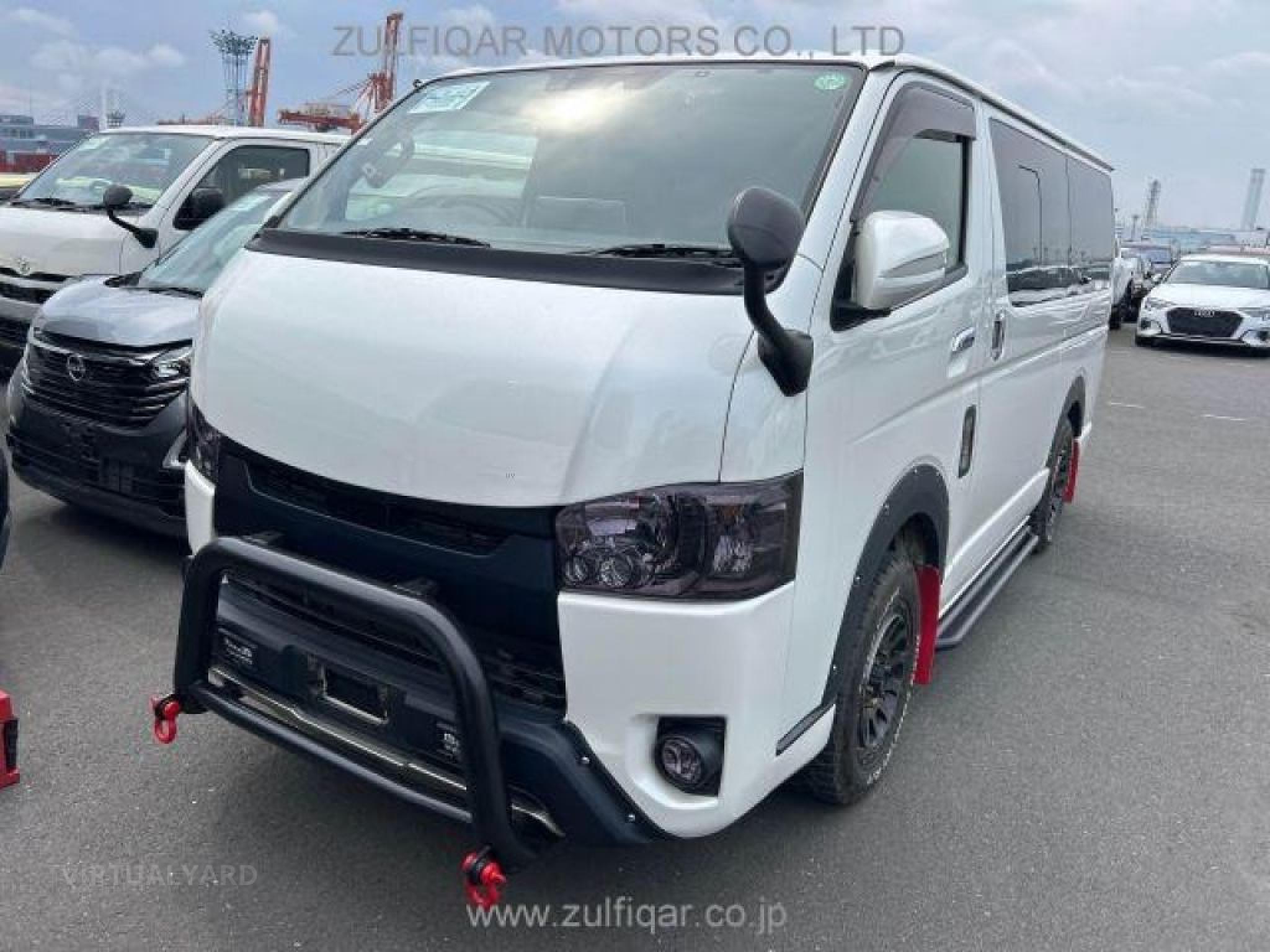 TOYOTA HIACE