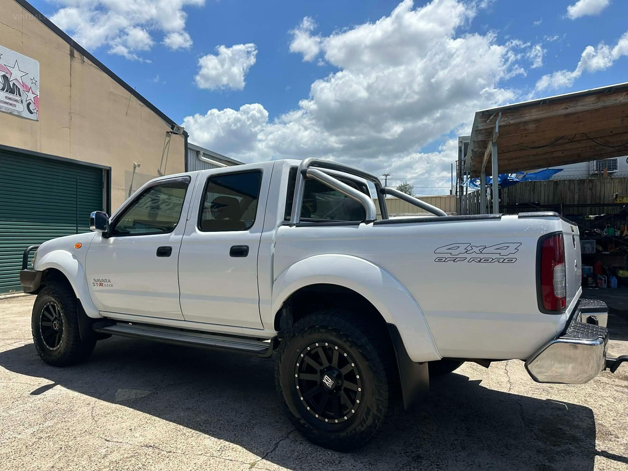 NISSAN NAVARA