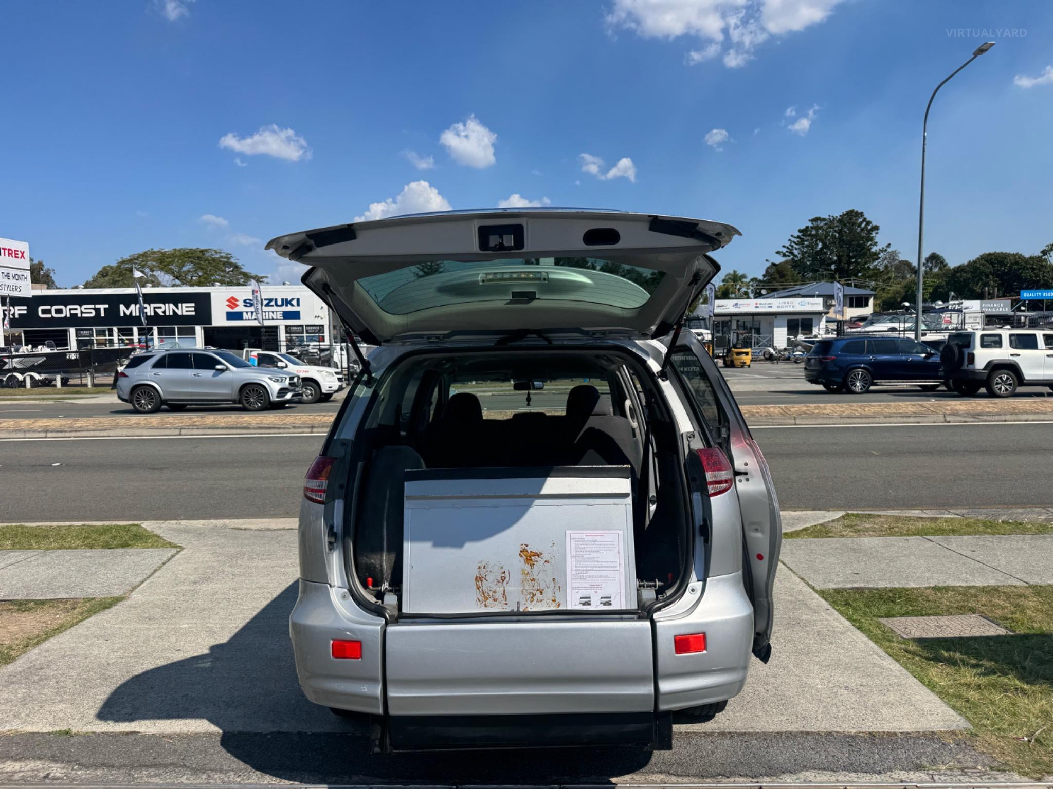 TOYOTA TARAGO