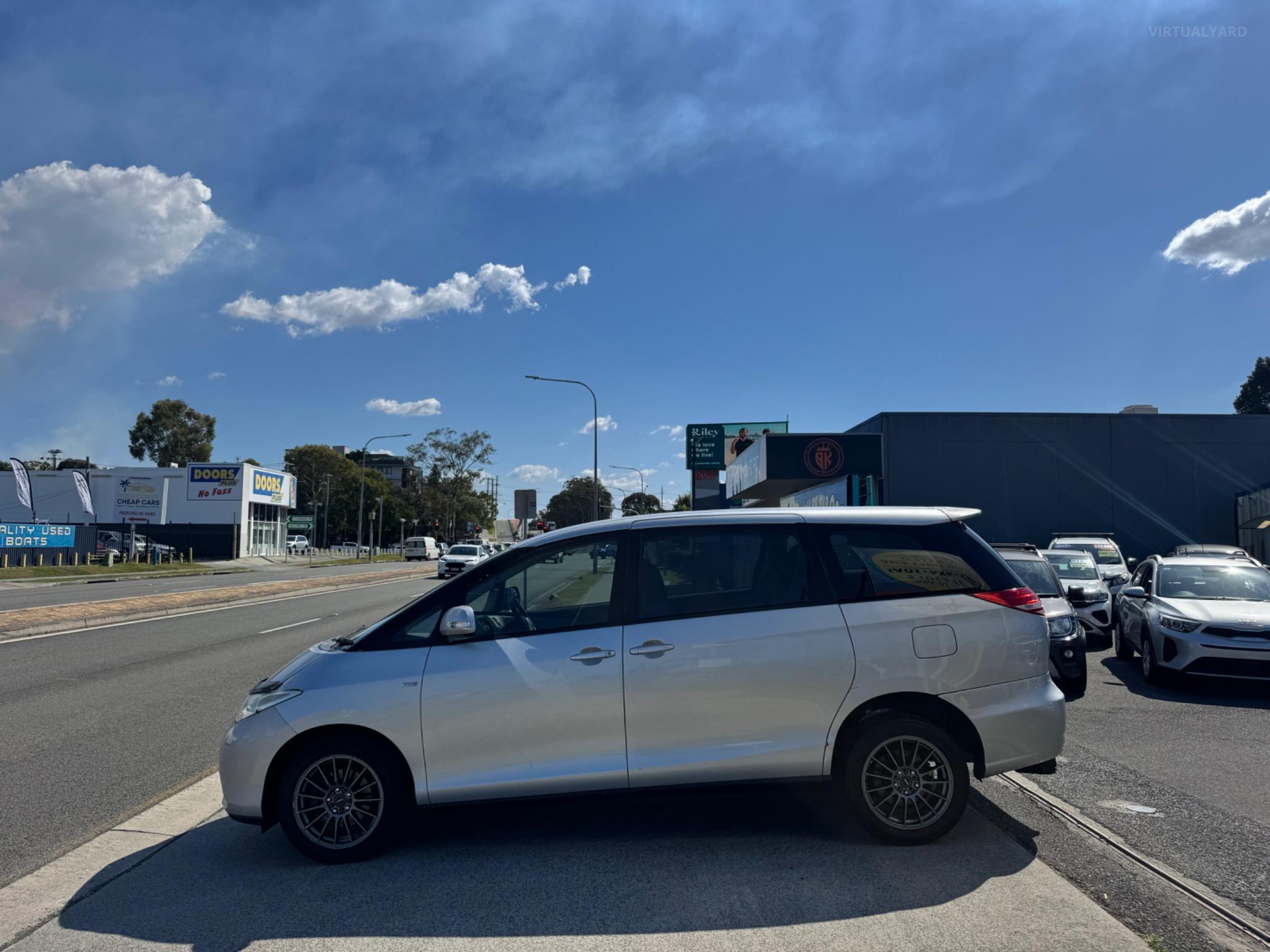 TOYOTA TARAGO