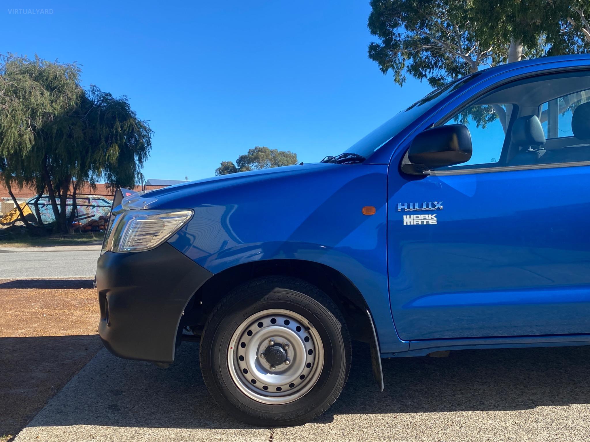 TOYOTA HILUX