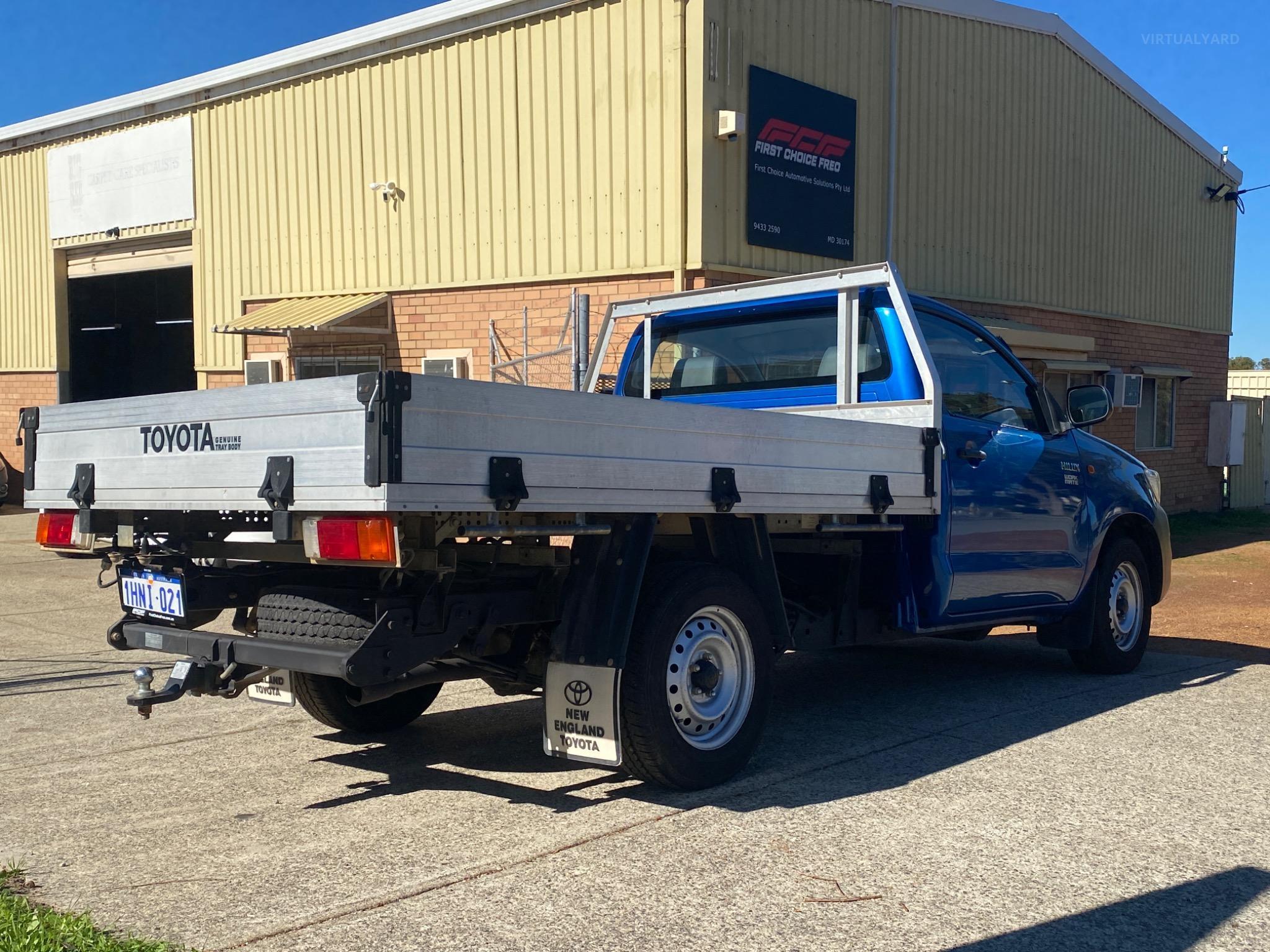 TOYOTA HILUX