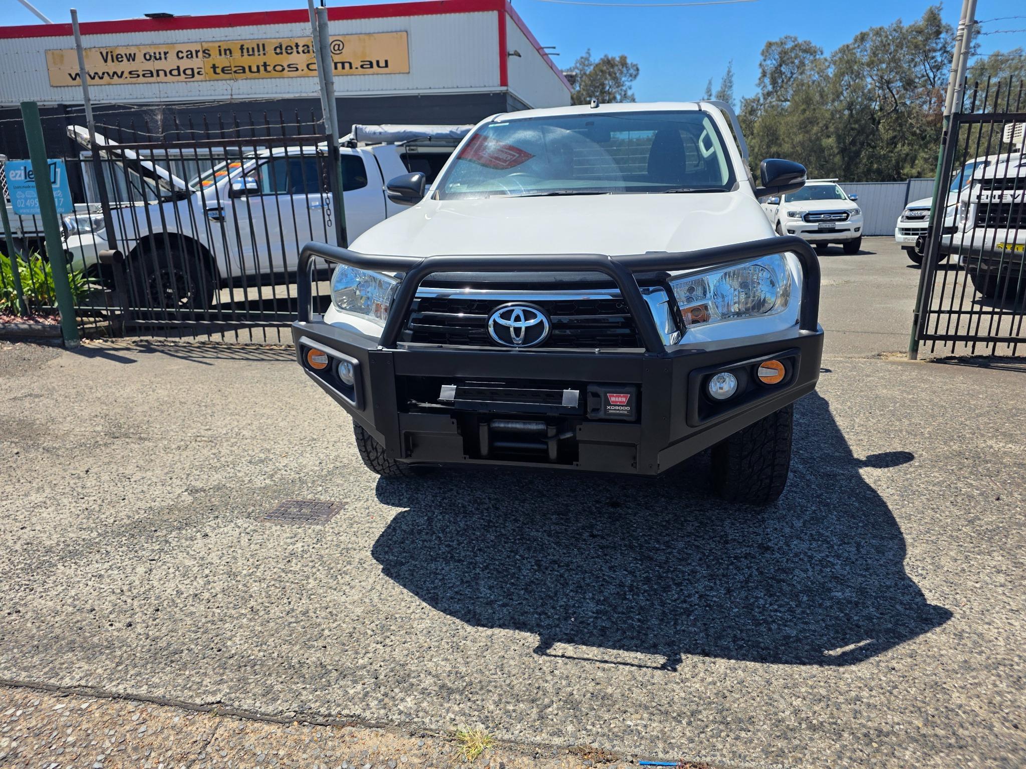 TOYOTA HILUX