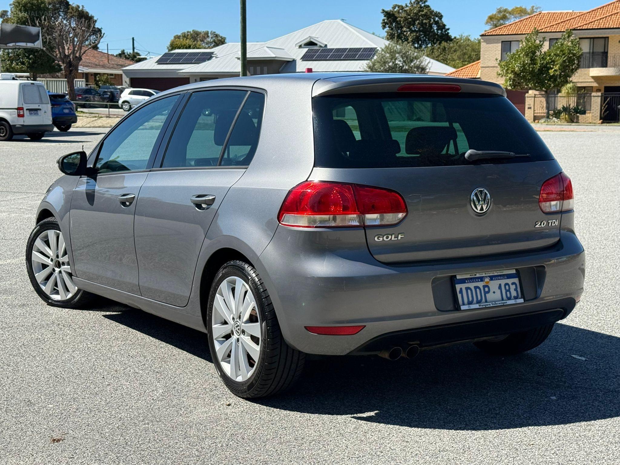 VOLKSWAGEN GOLF