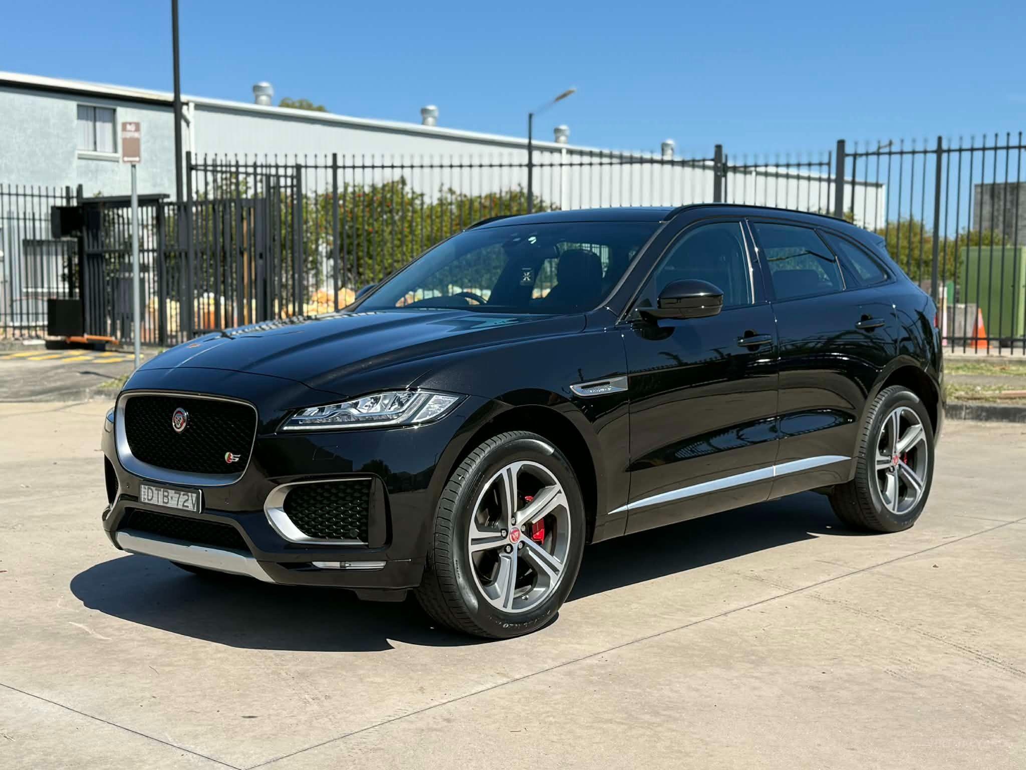 JAGUAR F-PACE