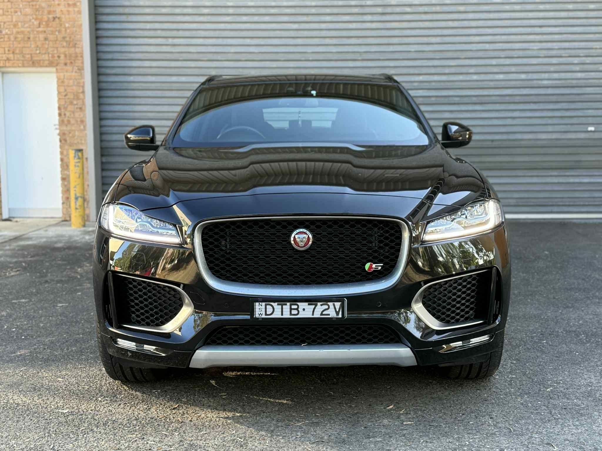 JAGUAR F-PACE