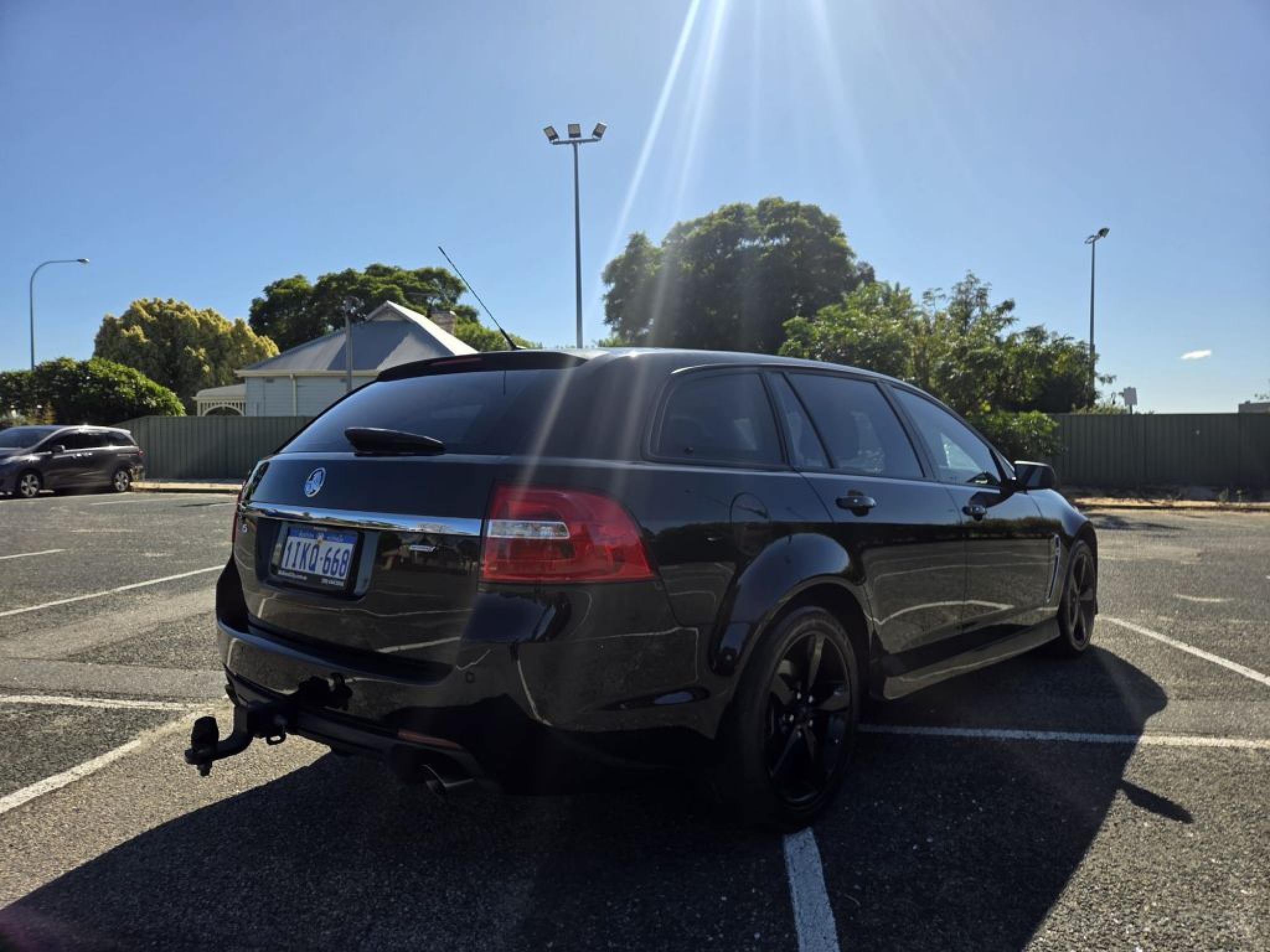 HOLDEN COMMODORE