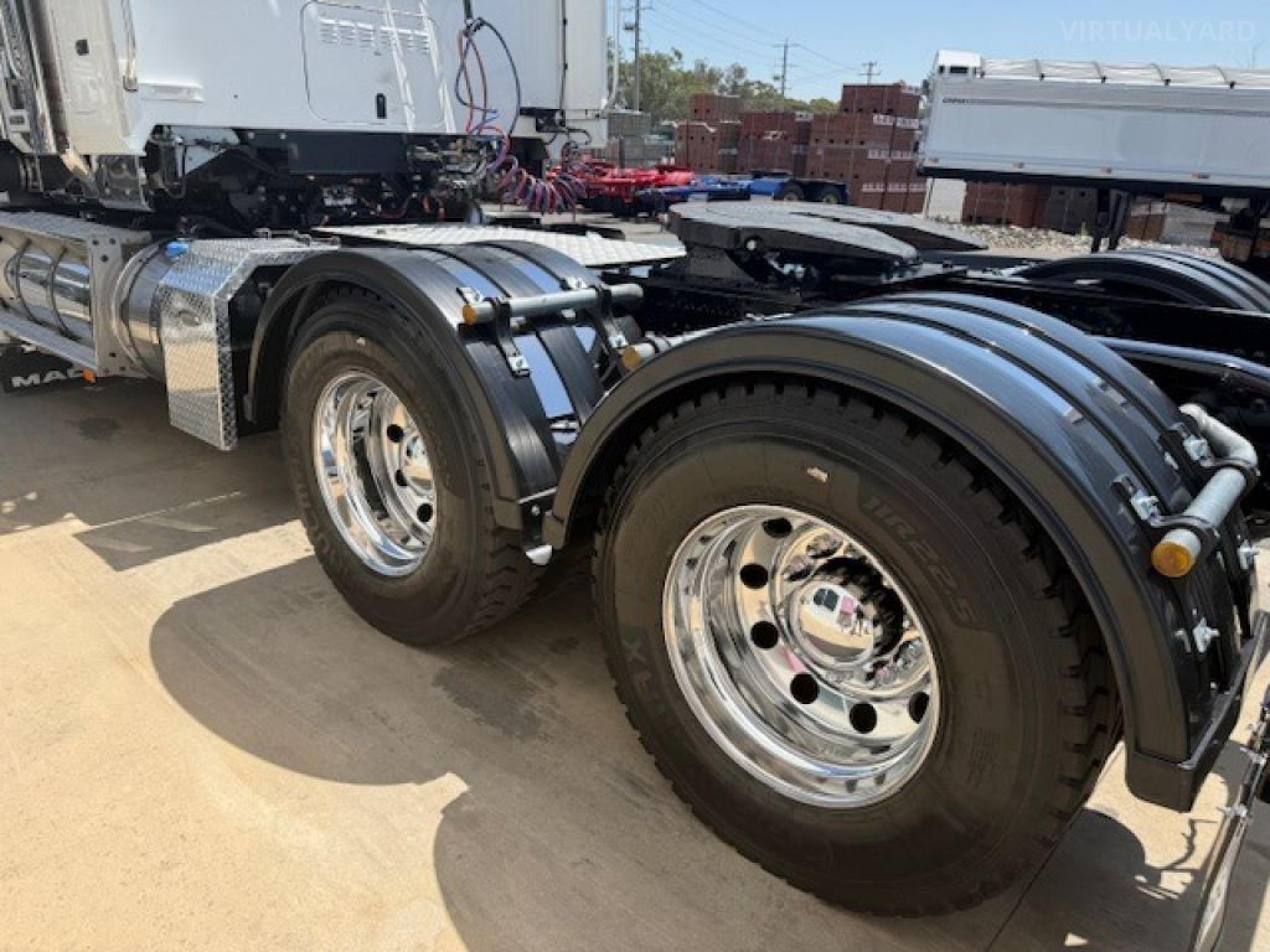 Mack Trident Prime Mover