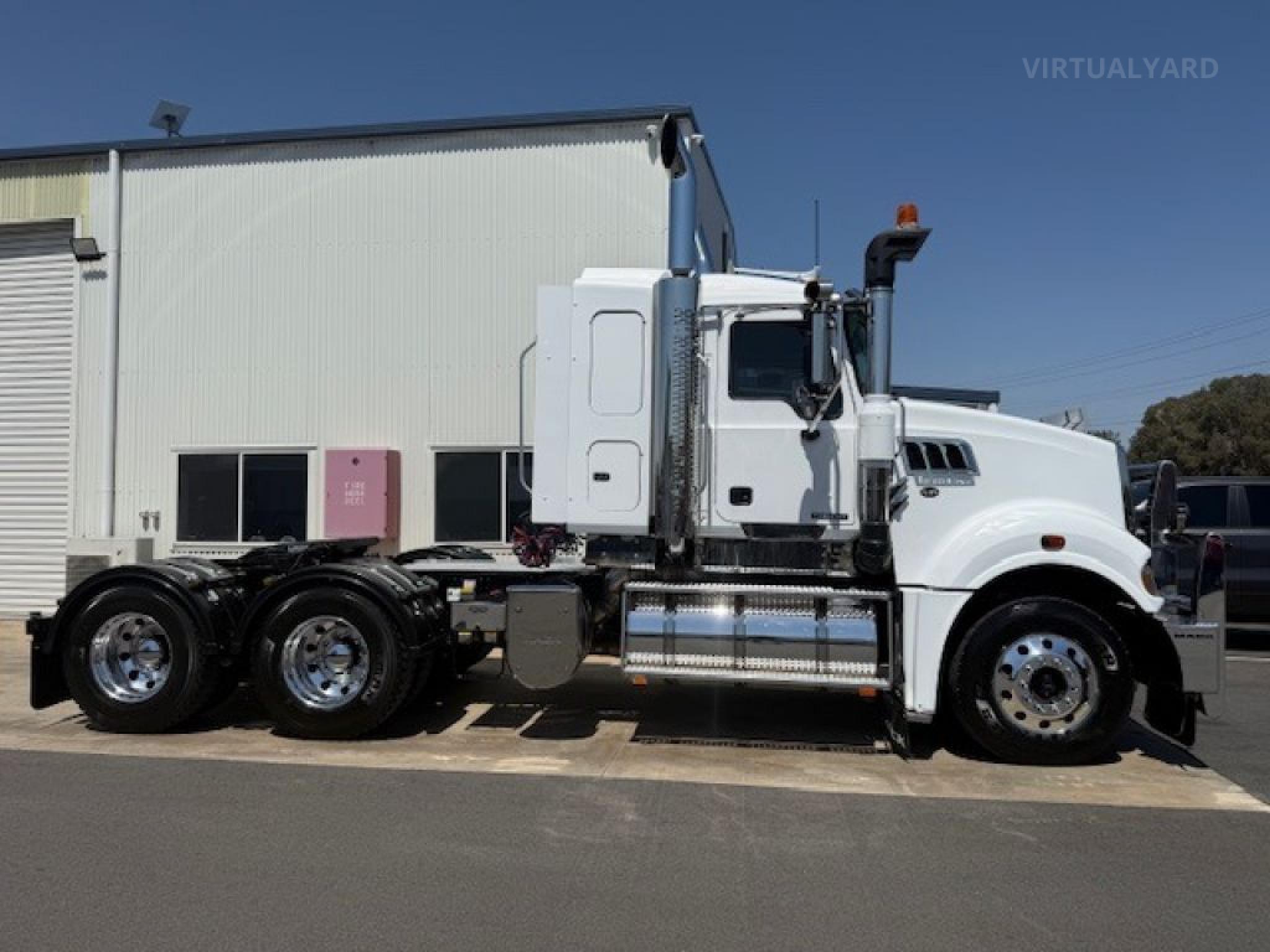 Mack Trident Prime Mover