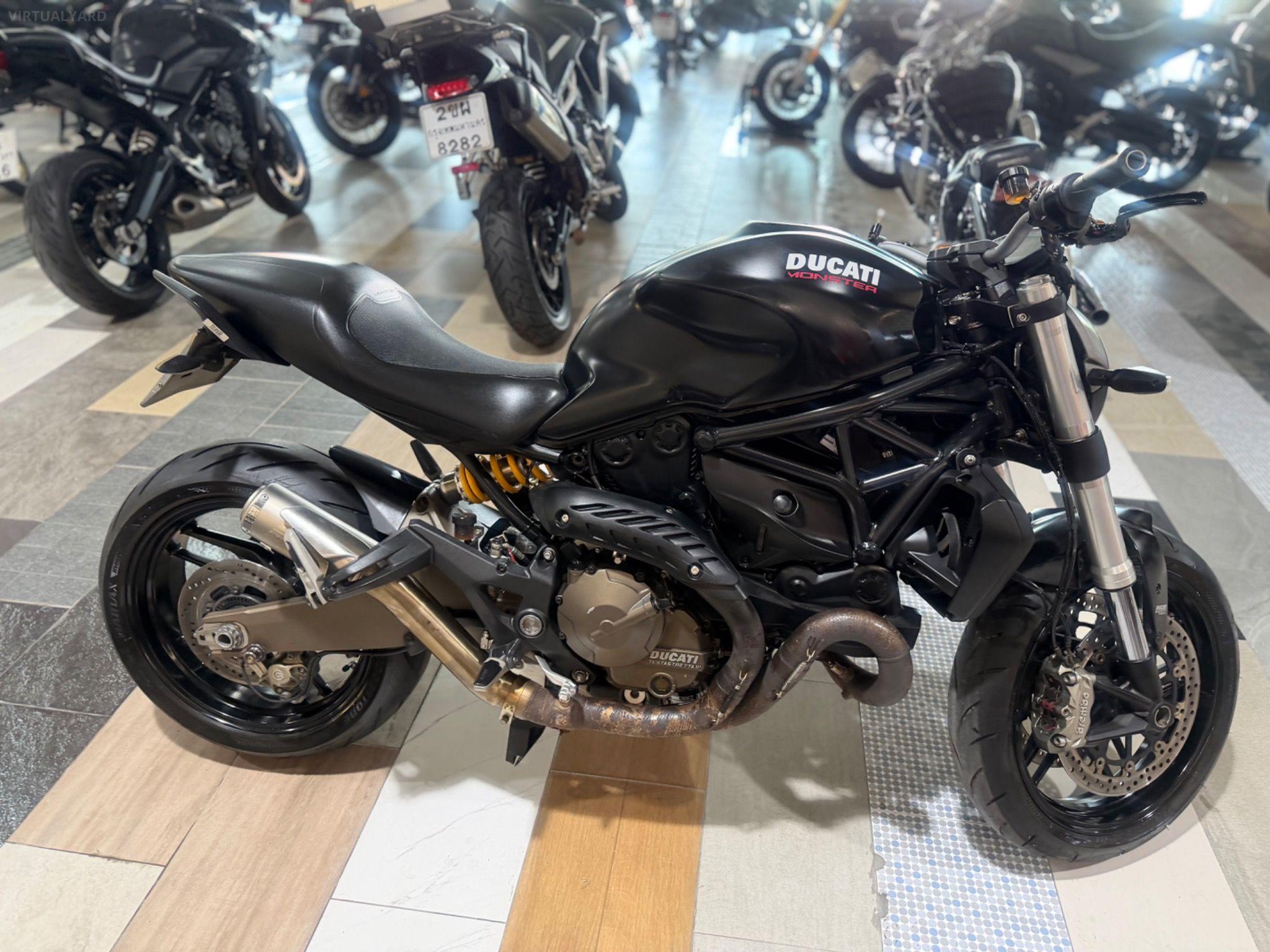 DUCATI MONSTER 821