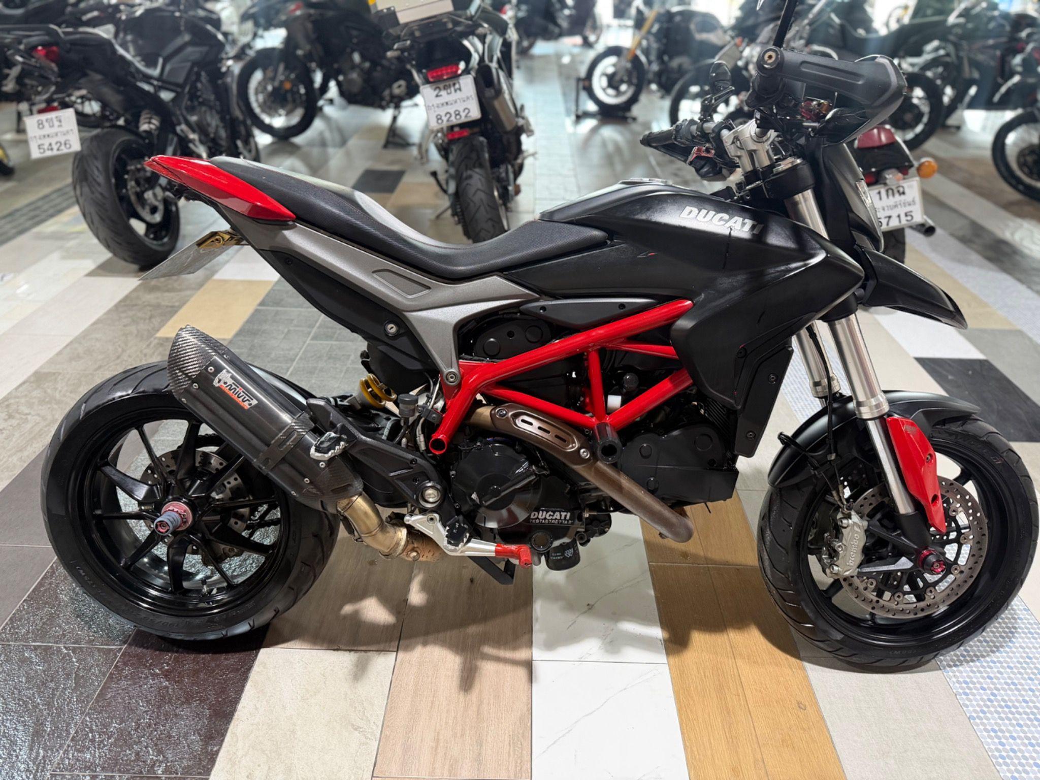 DUCATI HYPERMOTARD 821 ABS