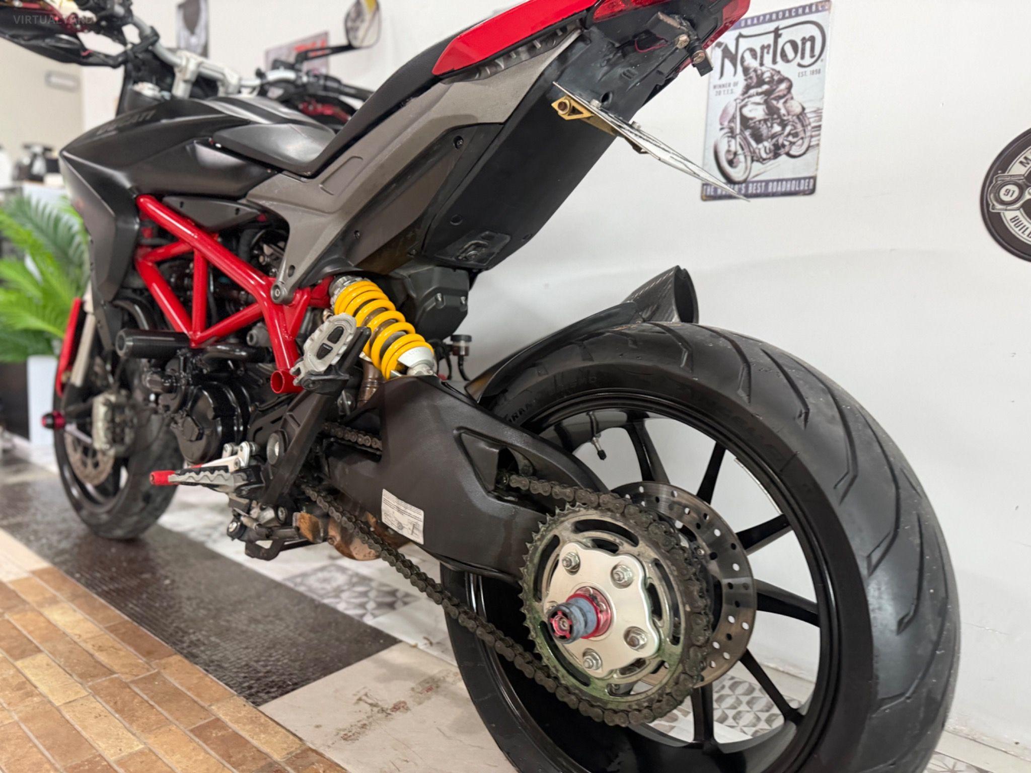 DUCATI HYPERMOTARD 821 ABS