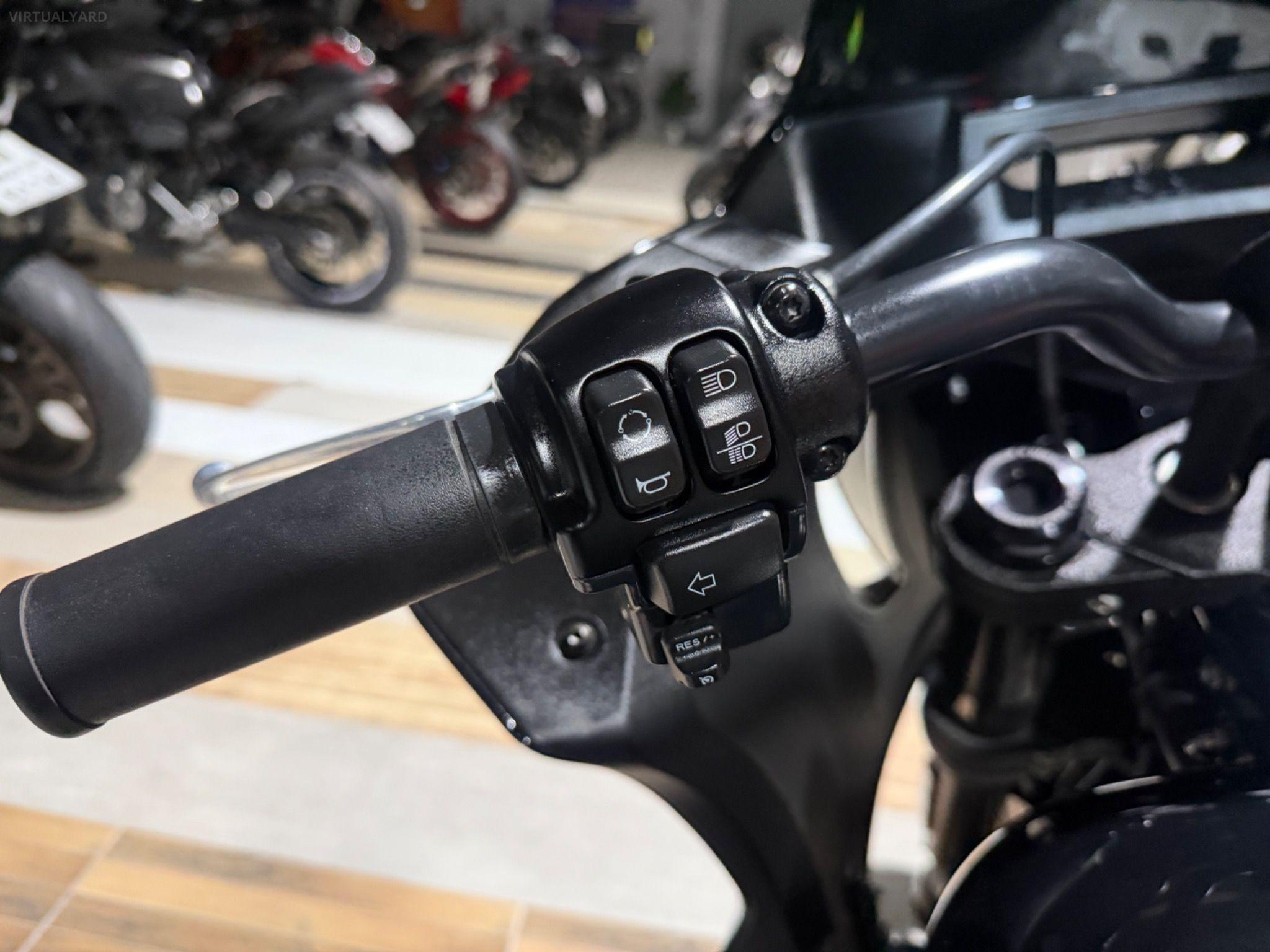 HARLEY DAVIDSON SOFTAIL LOW RIDER ABS