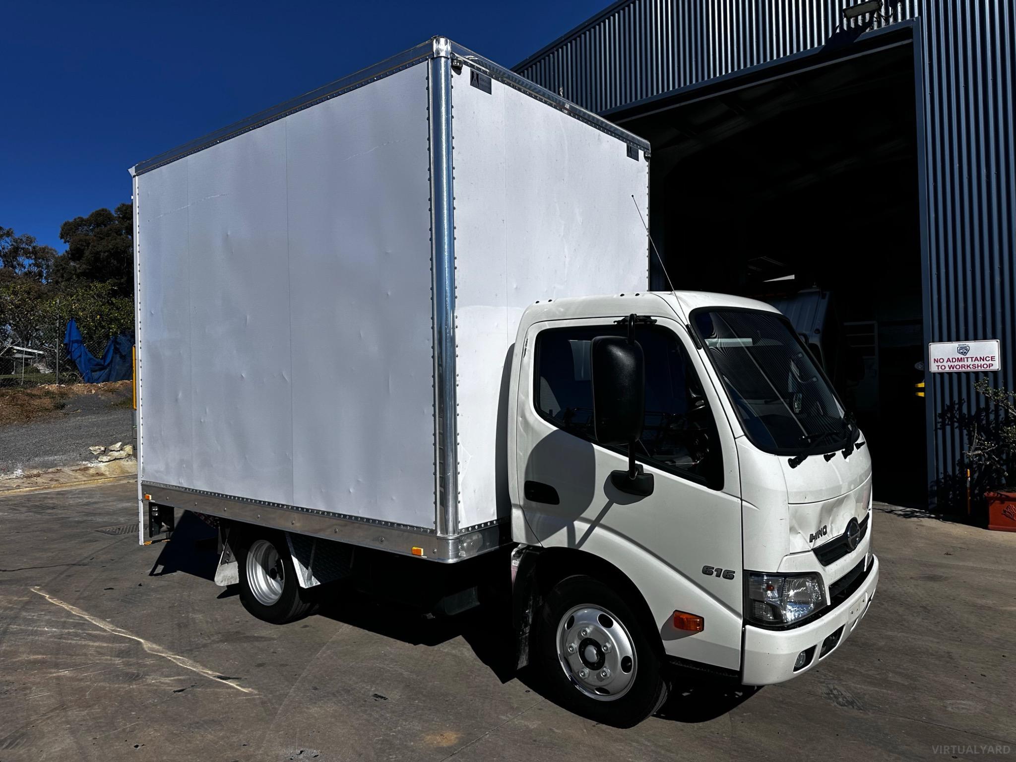 Hino 300 Series 616