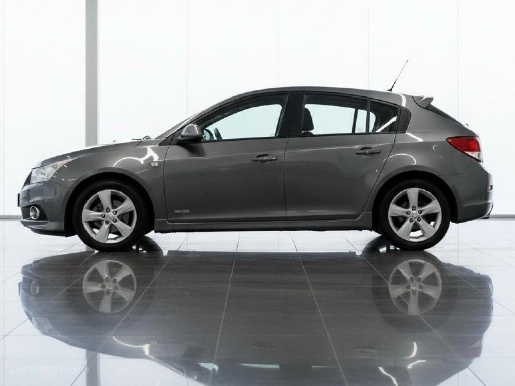 HOLDEN CRUZE