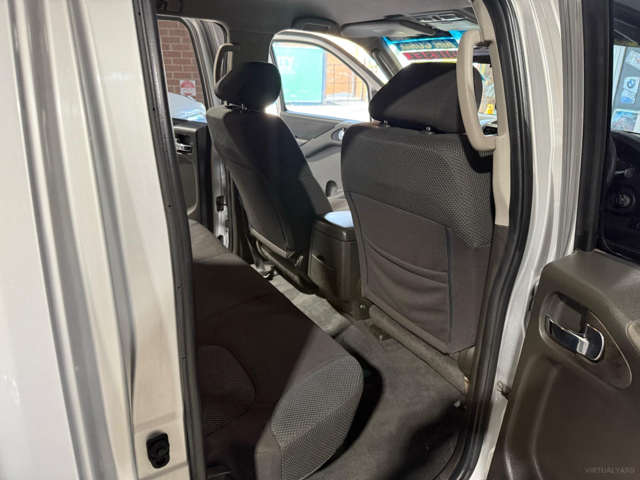 NISSAN NAVARA