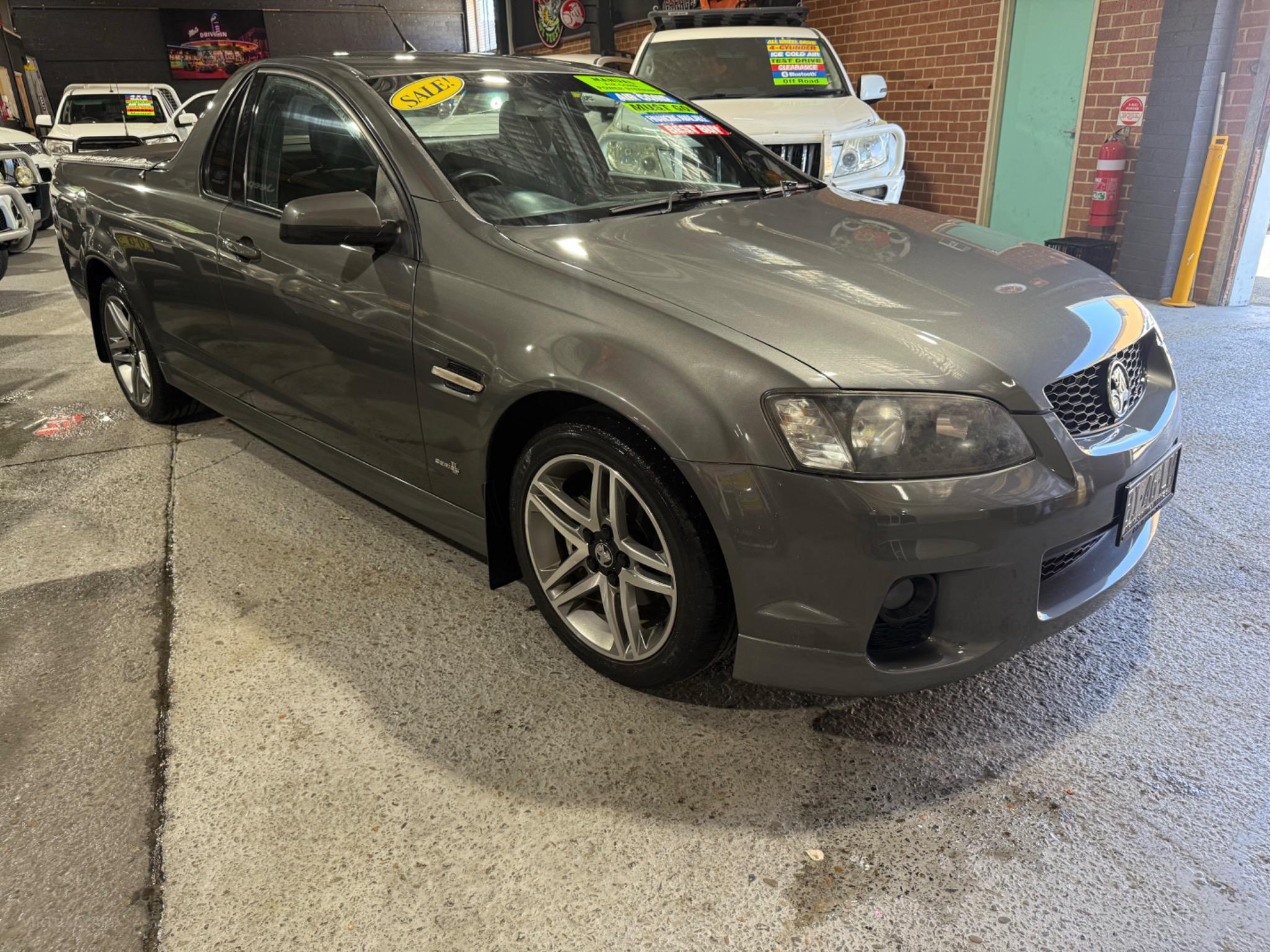 HOLDEN COMMODORE